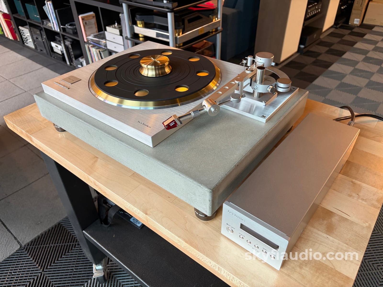 Technics SP-10R Custom Turntable - Concrete Plinth - Dynavector Tonearm Turntable