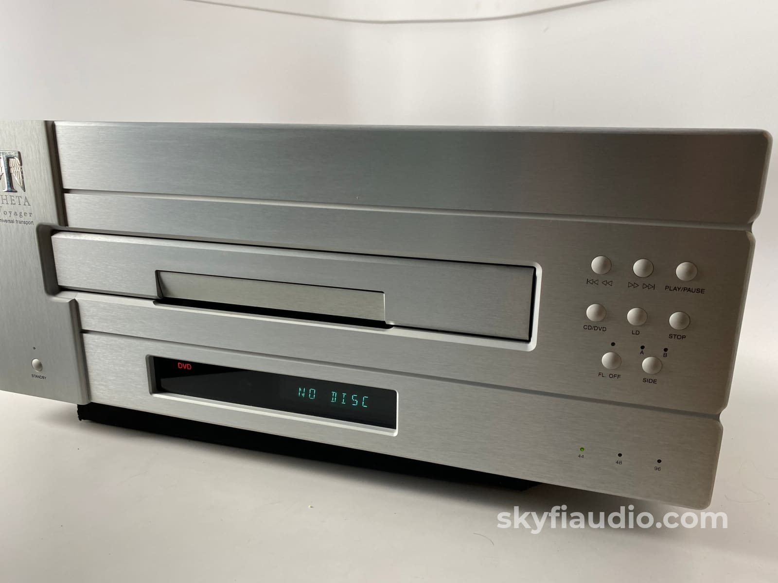 Theta Digital Voyager Universal Cd Dvd And Laserdisc Player +