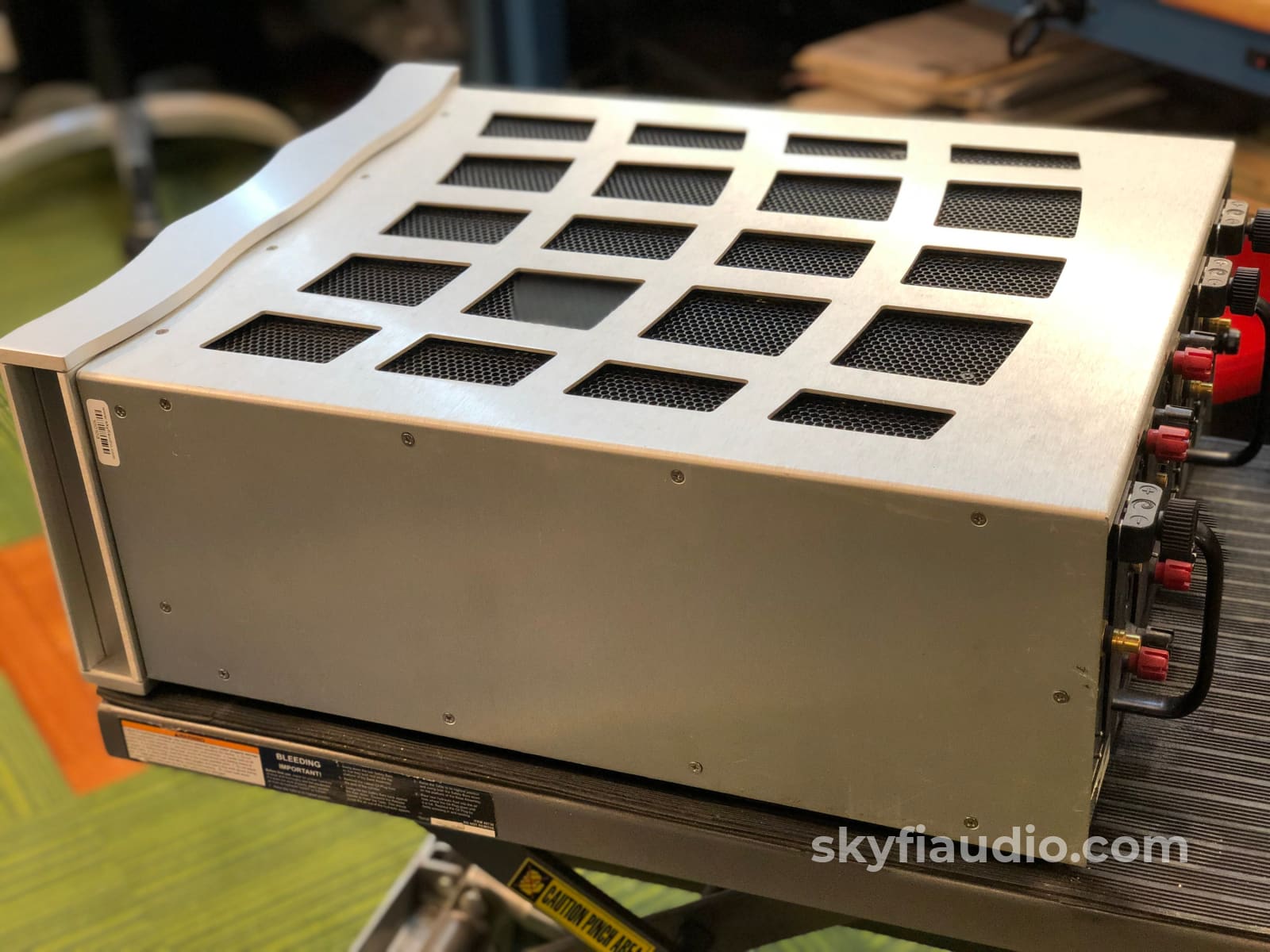 Theta Dreadnaught High Current 7 Channel Theater Amplifier