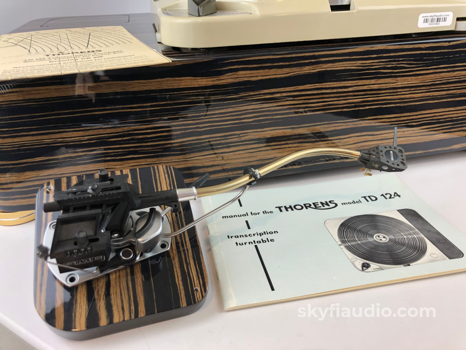 Thorens Td-124 Custom Turntable With Sme3009 Improved Tonearm And Ebony Plinth