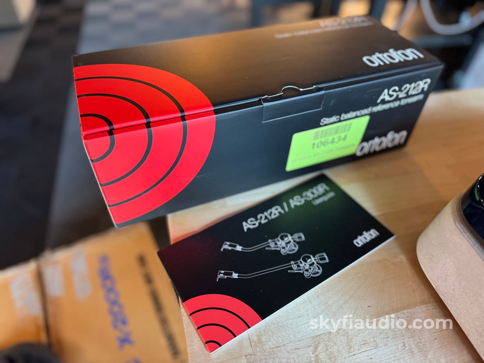 Thorens TD-124 Turntable W/ - Concrete Plinth and New Lyra Delos MC Phono Cartridge Turntable