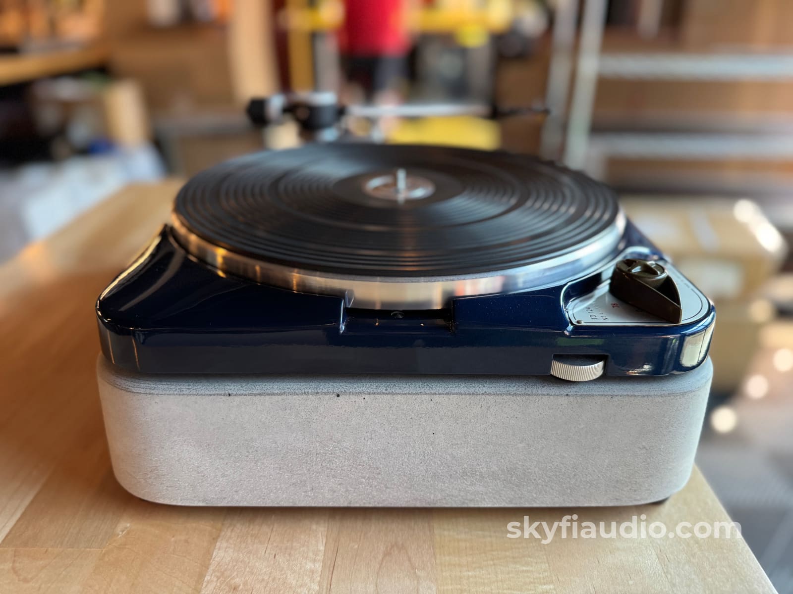 Thorens TD-124 Turntable W/ - Concrete Plinth and New Lyra Delos MC Phono Cartridge Turntable