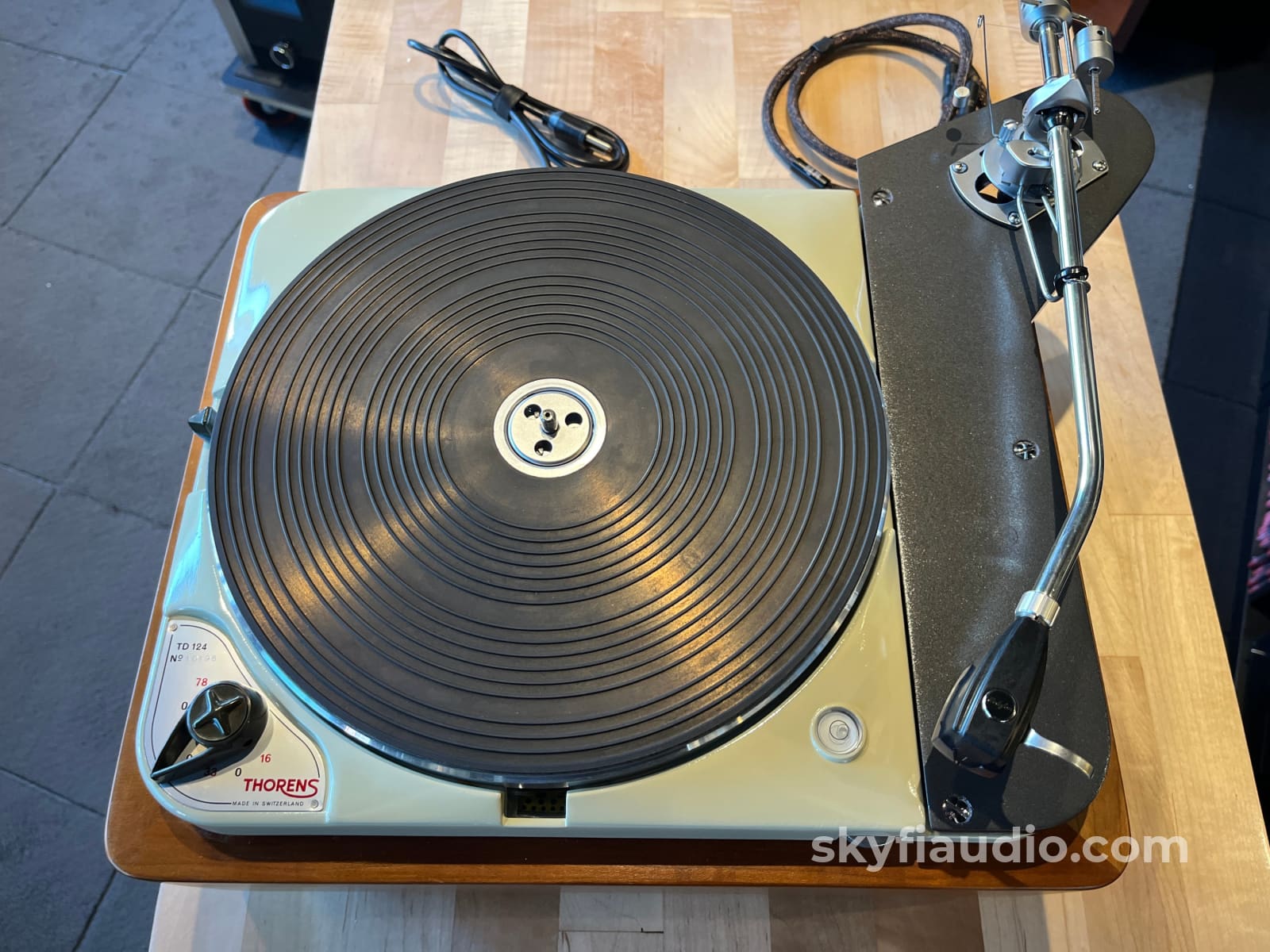 Thorens TD-124 Turntable W/ SME Arm and Ortofon GTX E SPU Cartridge - Custom Solid Wood Plinth - Turntable
