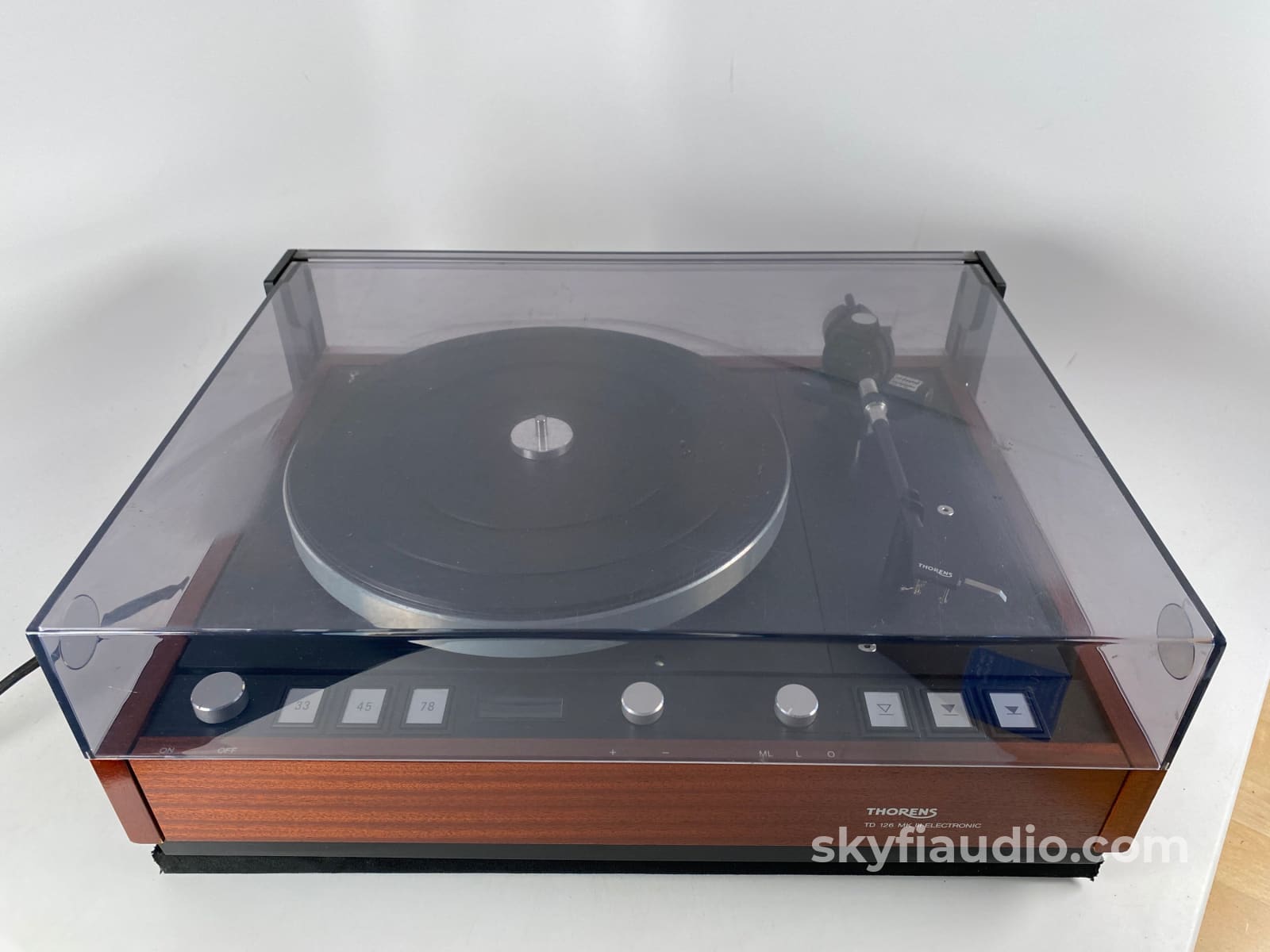 Thorens Td 126 Mkiii Belt Drive Turntable With New Sumiko Blue Point No. 2