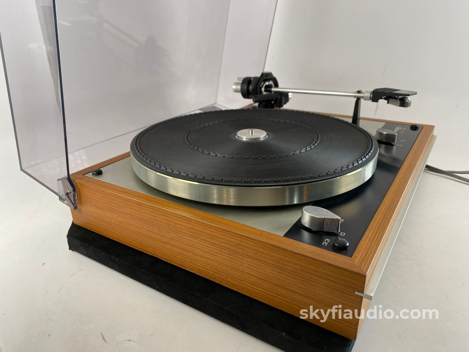 Thorens TD 160 Vintage Turntable With Brand New Sumiko Amethyst Cartri