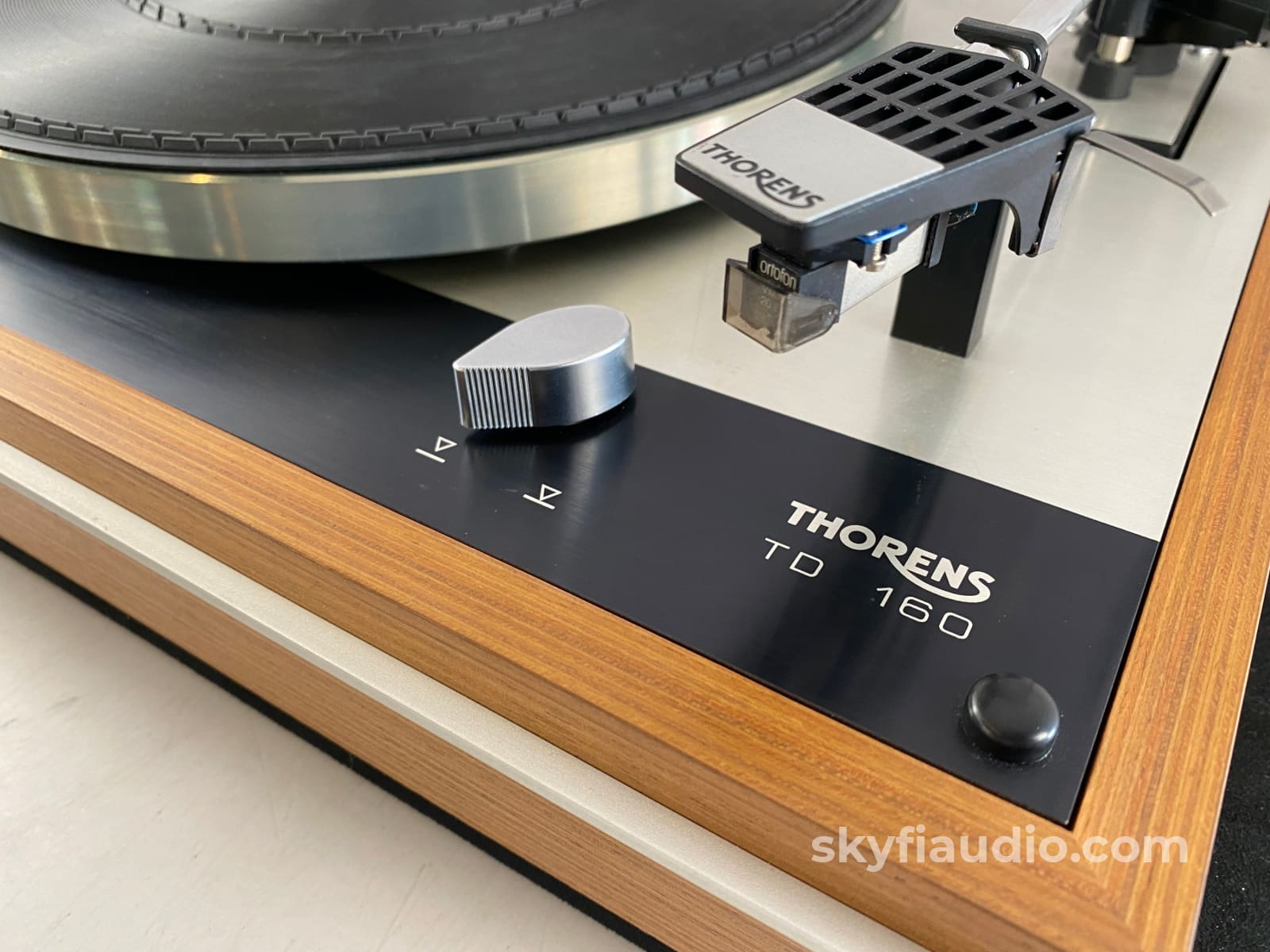 Thorens TD 160 Vintage Turntable With Brand New Sumiko Amethyst Cartri