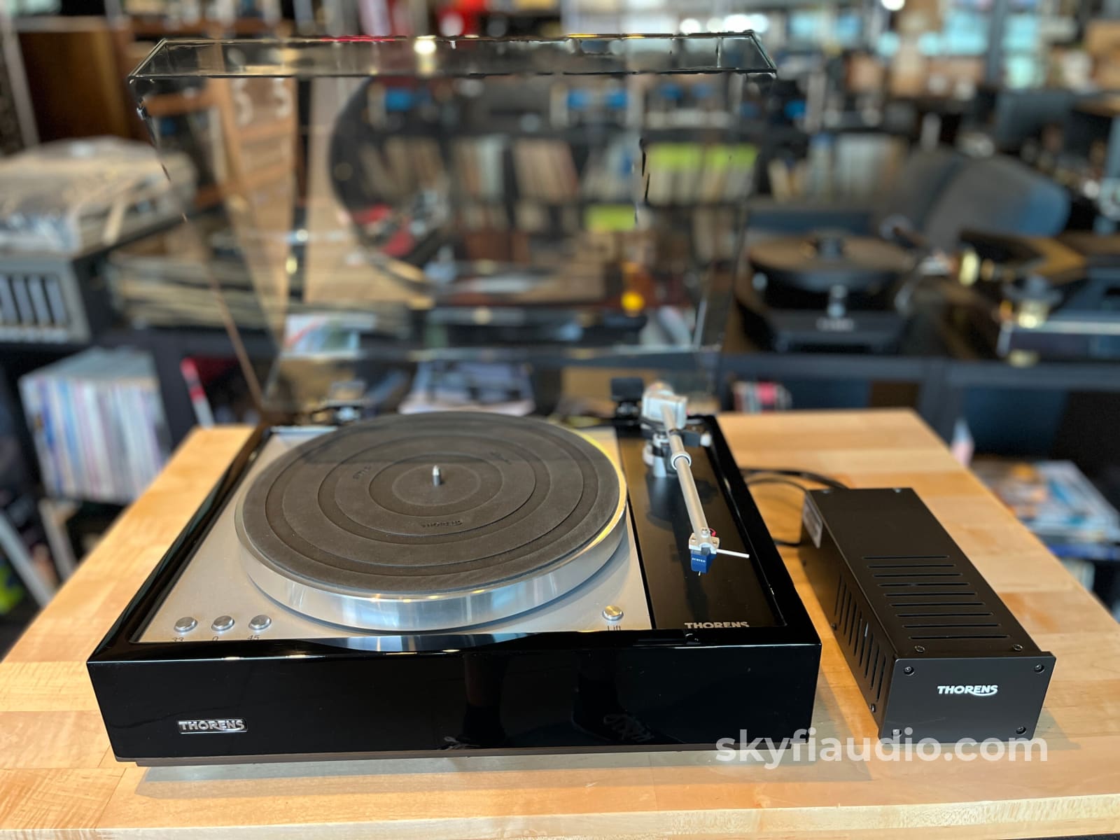 Thorens TD 1601 Belt Drive Semi Automatic Turntable W/ New Sumiko BP No.3 Cartridge - Turntable