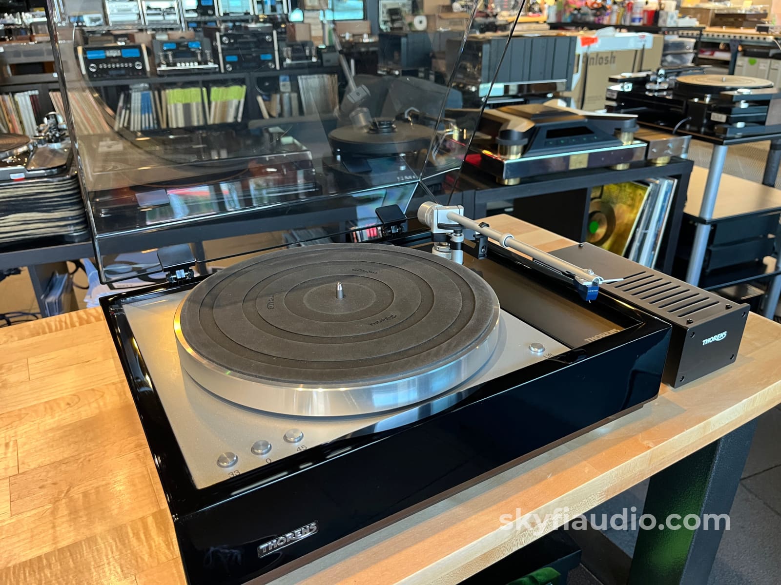 Thorens TD 1601 Belt Drive Semi Automatic Turntable W/ New Sumiko BP No.3 Cartridge - Turntable