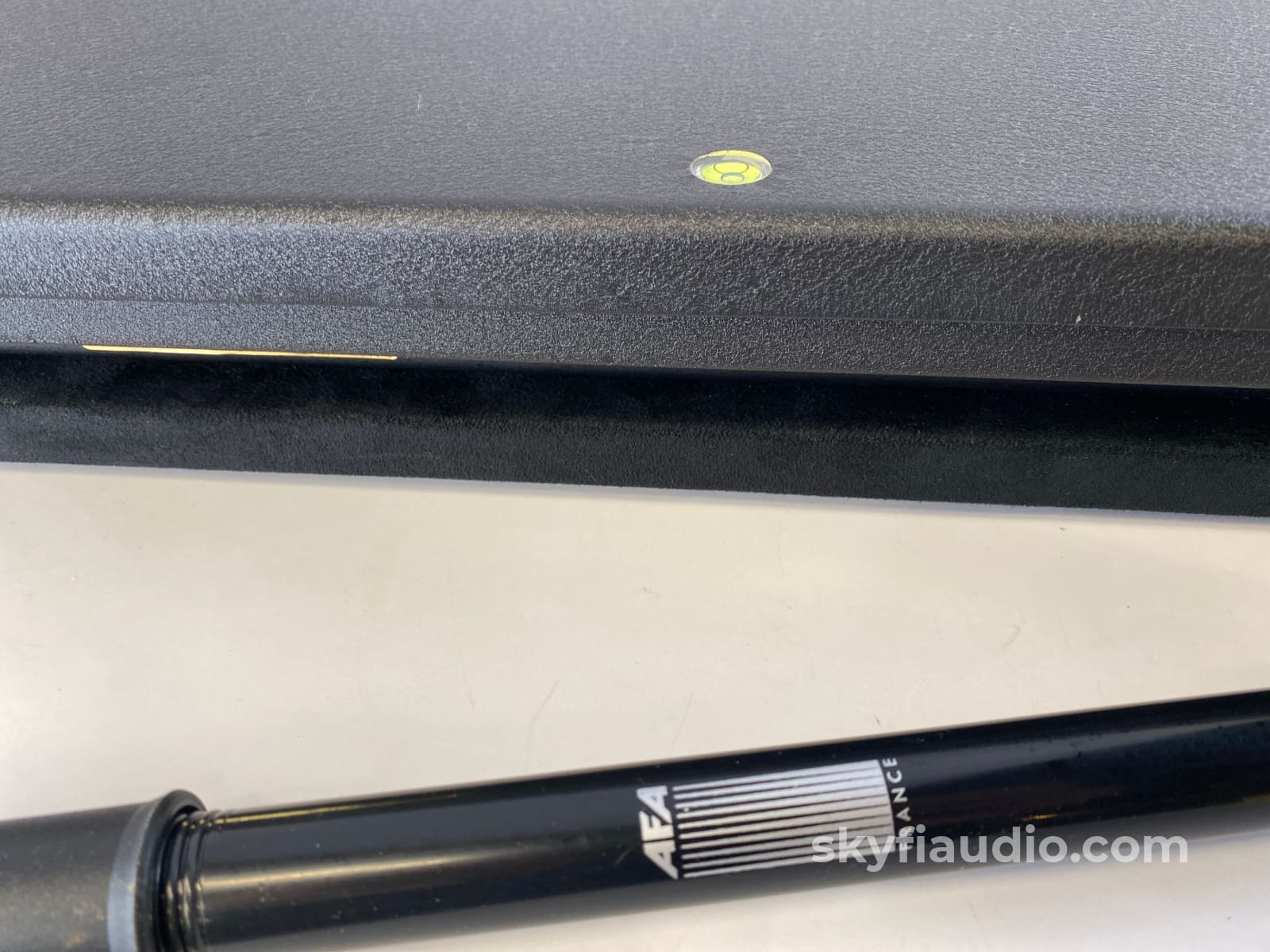Townsend Audio - The Seismic Sink Isolation Stand W/Pump Accessory