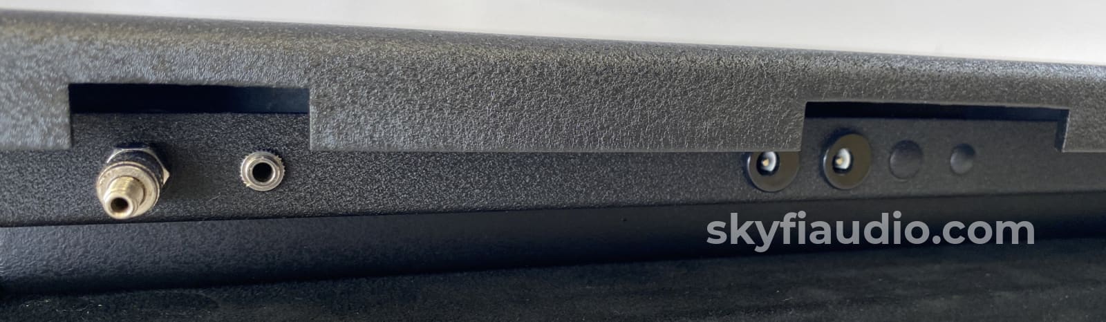 Townsend Audio - The Seismic Sink Isolation Stand W/Pump Accessory