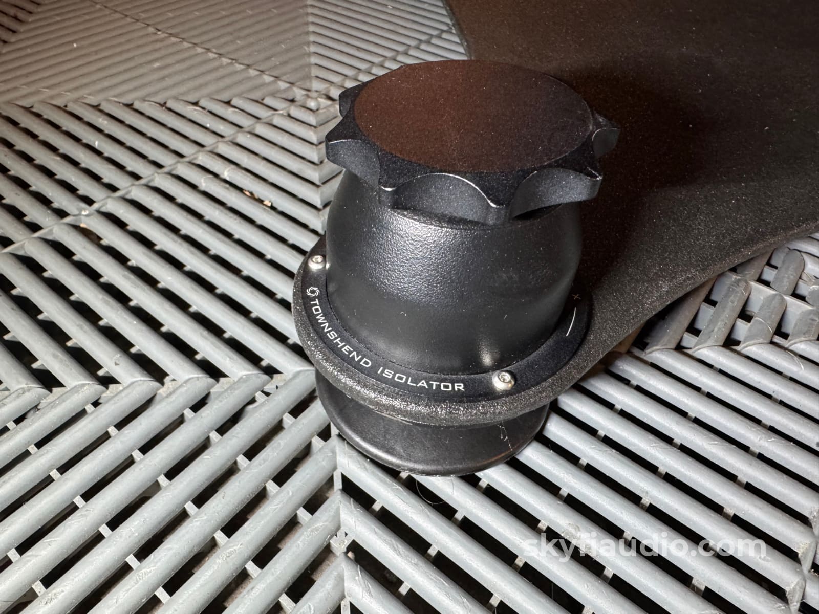 Townshend Audio Seismic Isolation Podium - Single Unit - ’Blue’ Load Rating Furniture