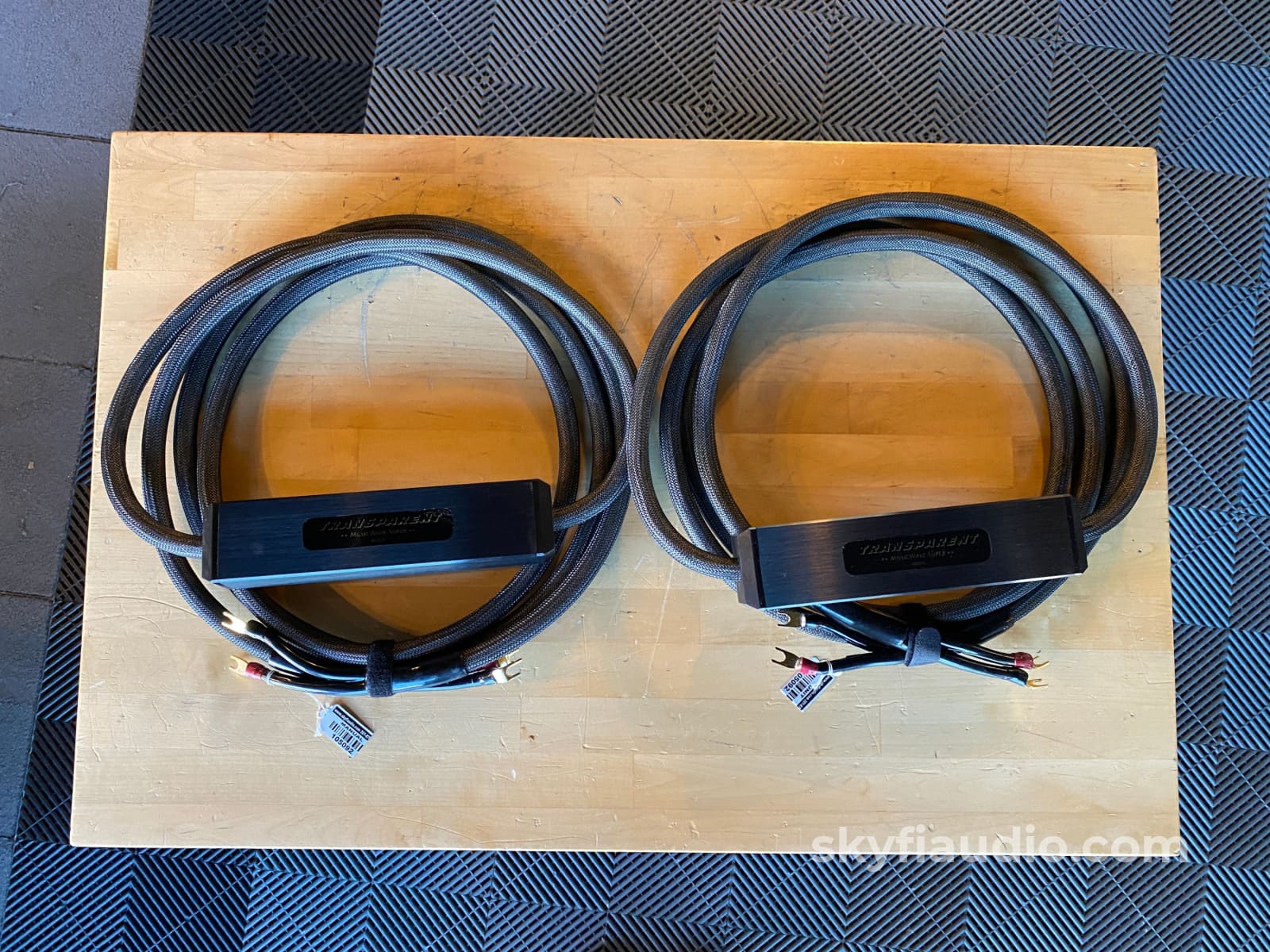 Transparent Music Wave Super 16F Speaker/Spade Pair Cables