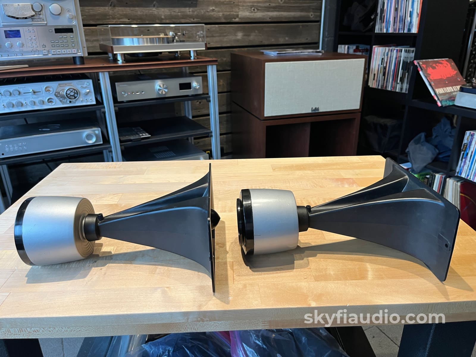 University Sound H600 Horn Speaker Driver Pair Speakers