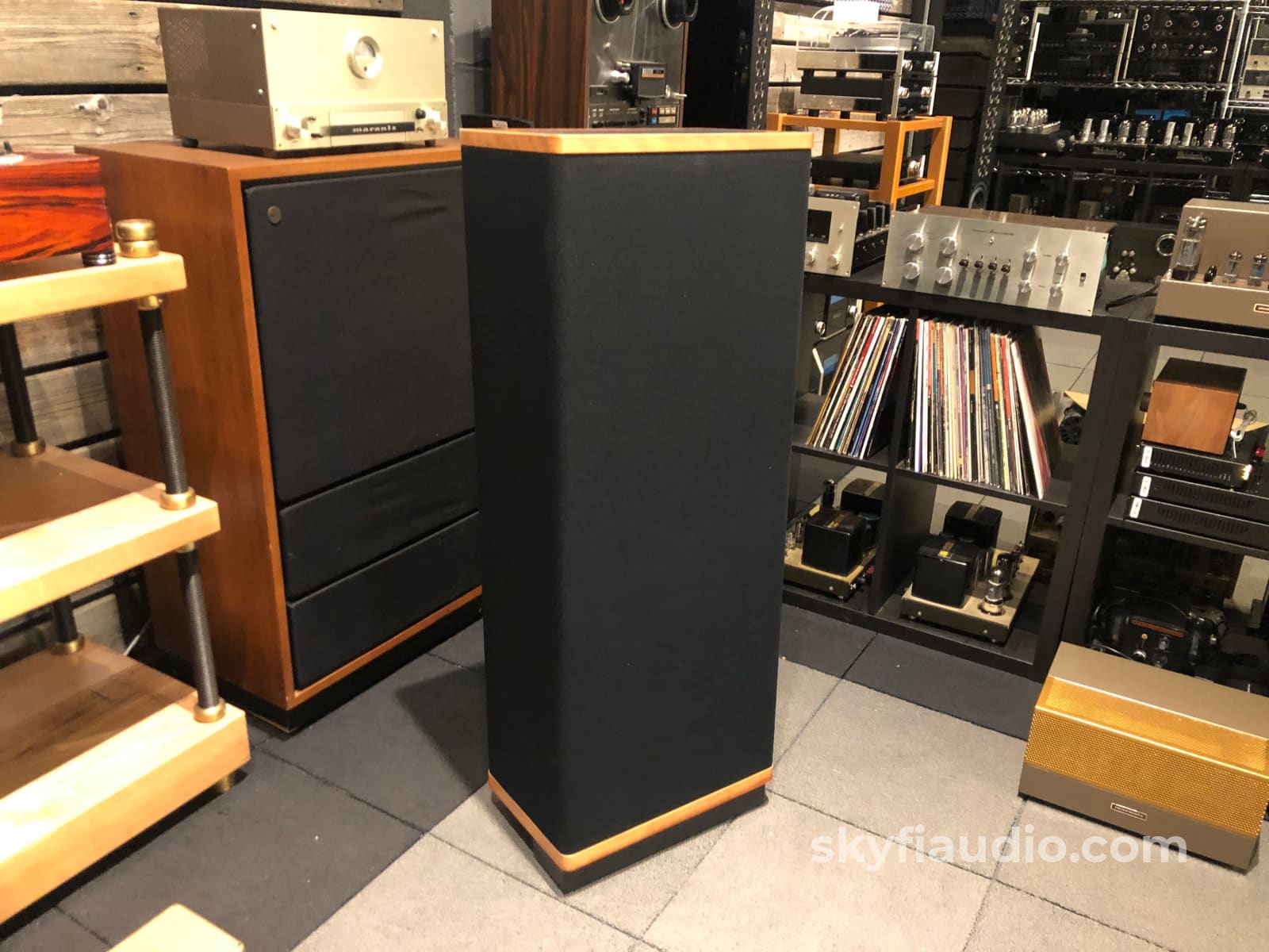 Vandersteen Model 2Ce Signature Ii 30Th Anniversary Speakers With Sound Anchor Stands