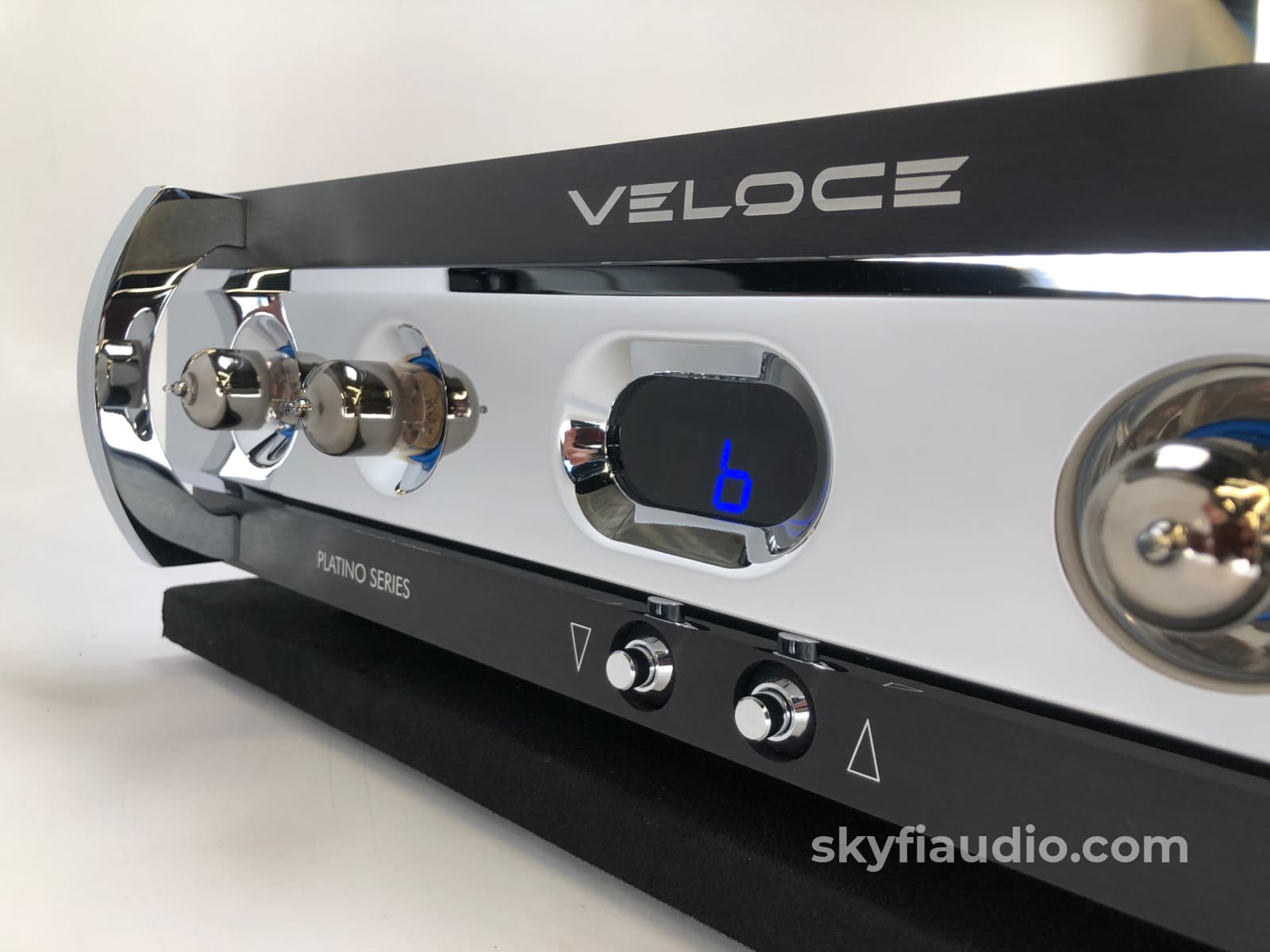 Veloce Audio - Lithio Series Ls-1 Line Stage Tube Preamplifier With Smartsupply Battery Power