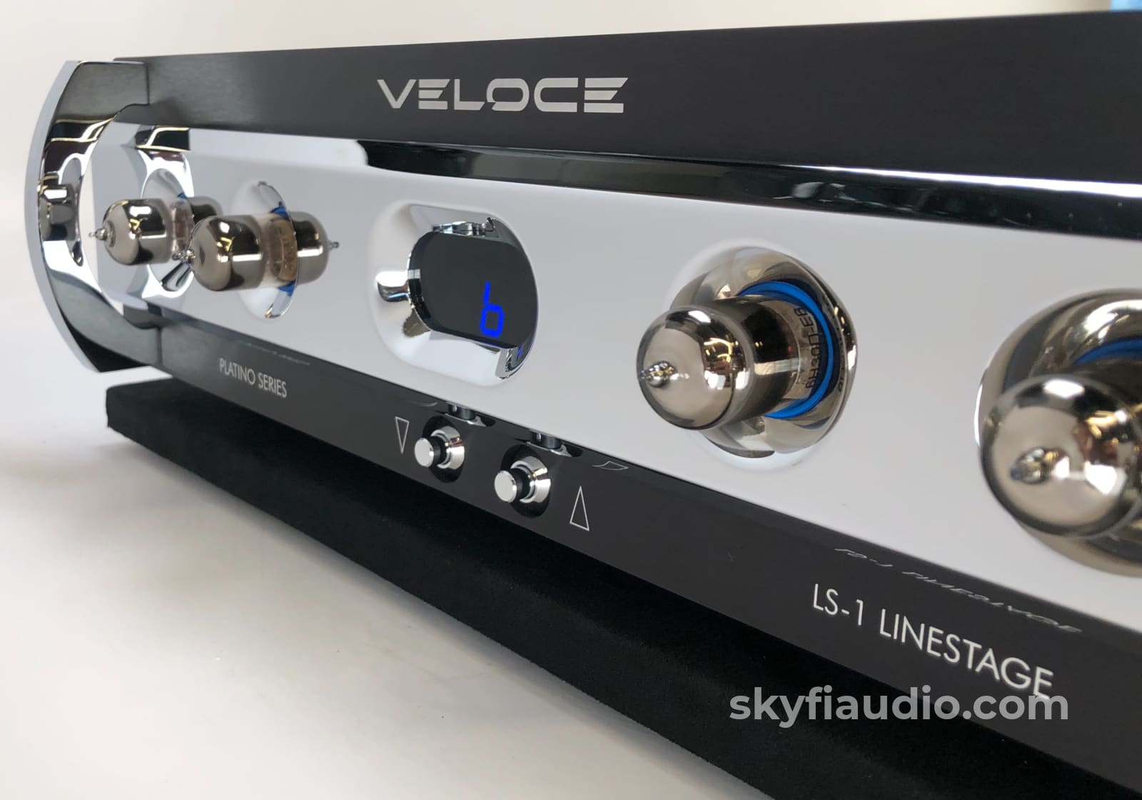 Veloce Audio - Lithio Series Ls-1 Line Stage Tube Preamplifier With Smartsupply Battery Power