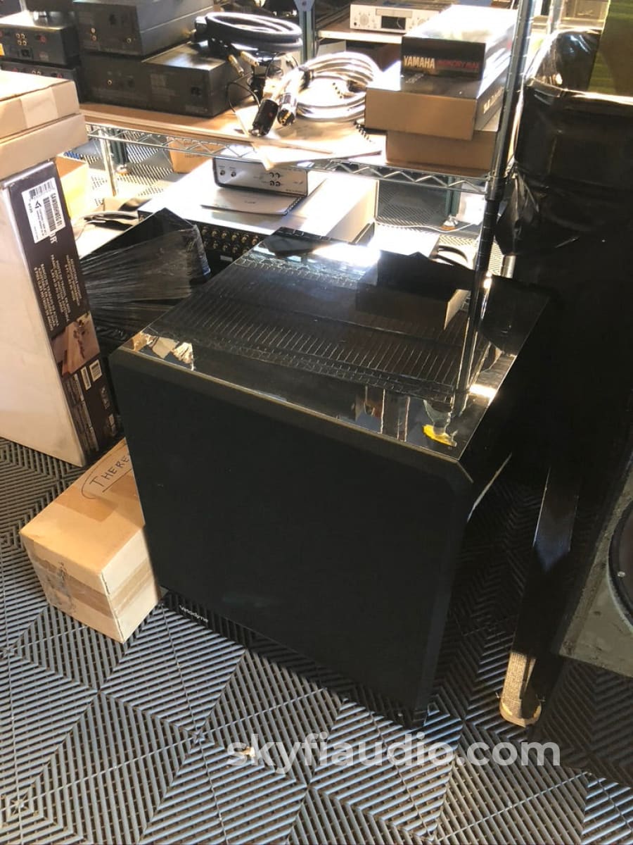 Velodyne Servo F-1800R Ii Subwoofer - 600W And Monstrous 18 Driver Speakers