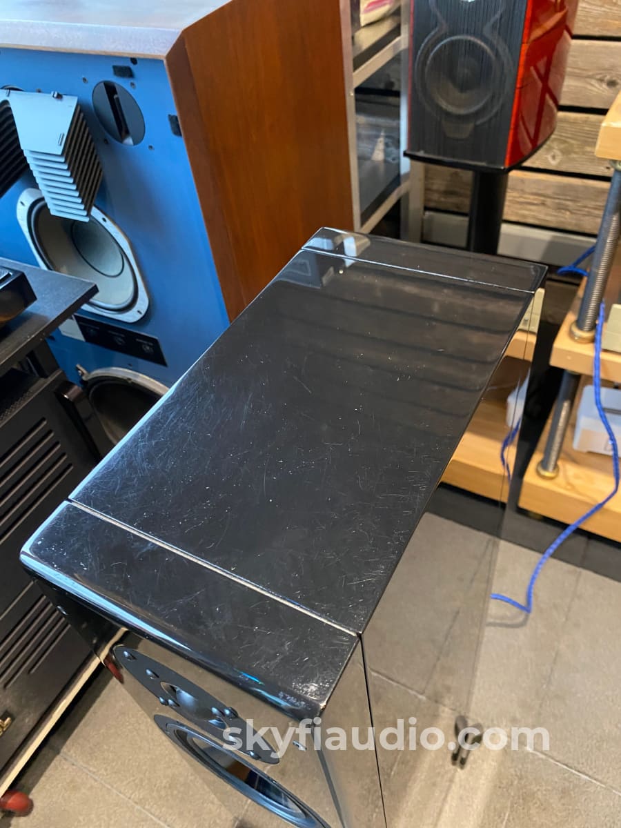 Vienna Acoustics Beethoven Baby Grand Speakers In Gloss Black With Boxes