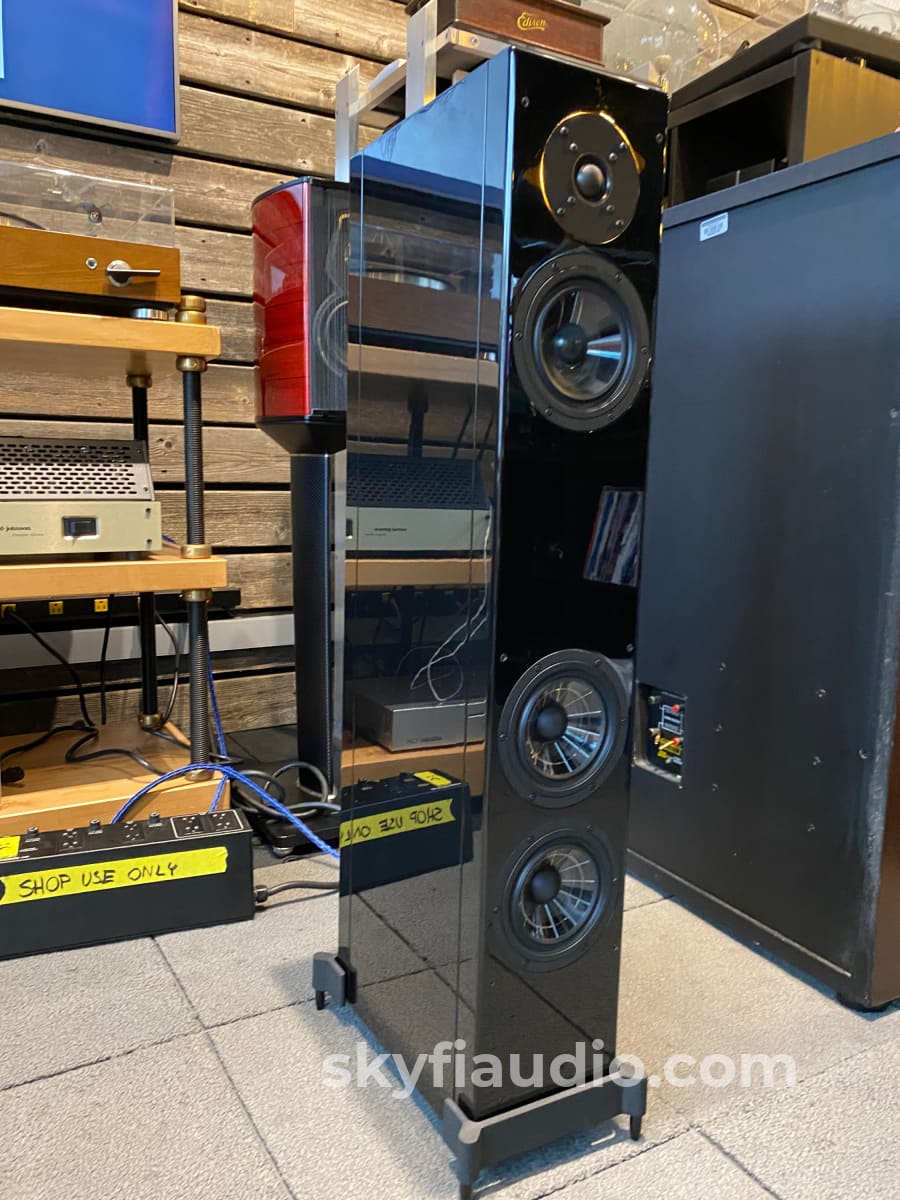 Vienna Acoustics Beethoven Baby Grand Speakers In Gloss Black With Boxes