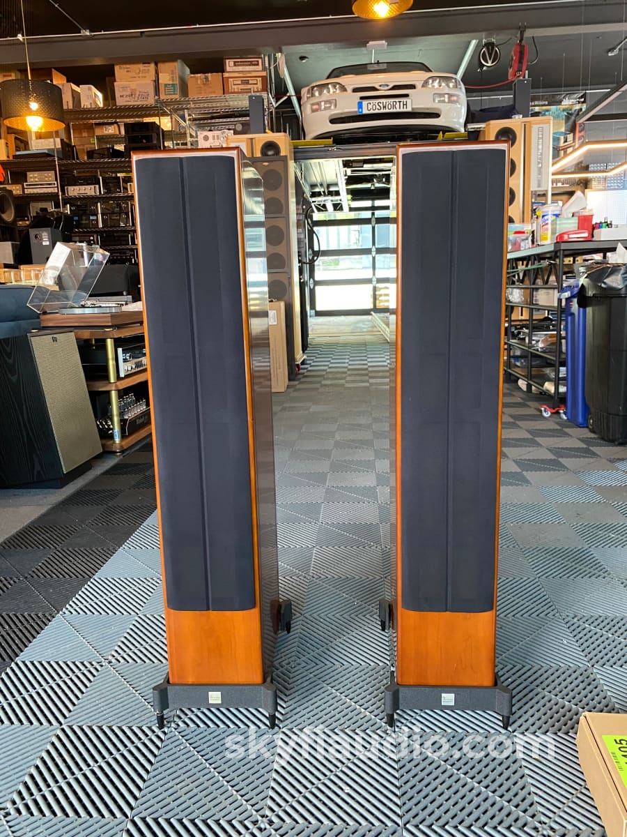 Vienna Acoustics Mozart Grand Speakers in Cherry