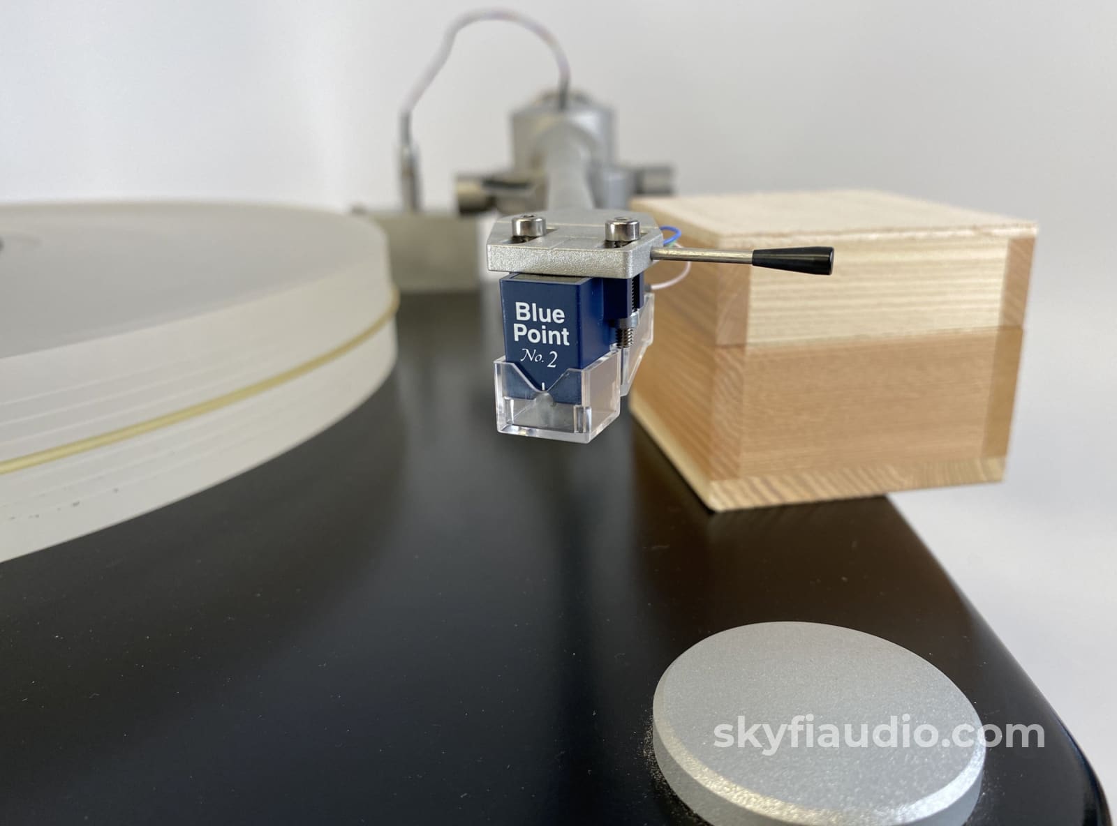 Vpi Aries Scout With New Sumiko Moving-Coil Phono Cartridge Turntable