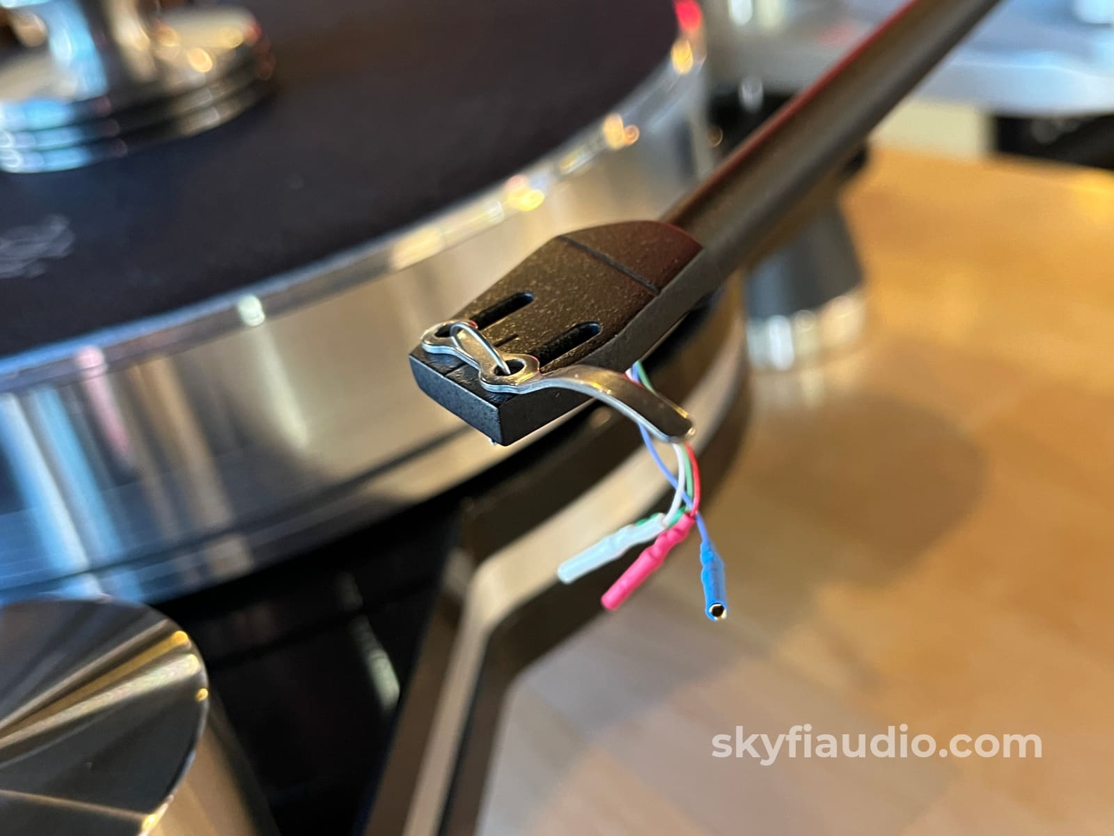 VPI Avenger Turntable - JMW 12 3D Tonearm - W/Manual Turntable