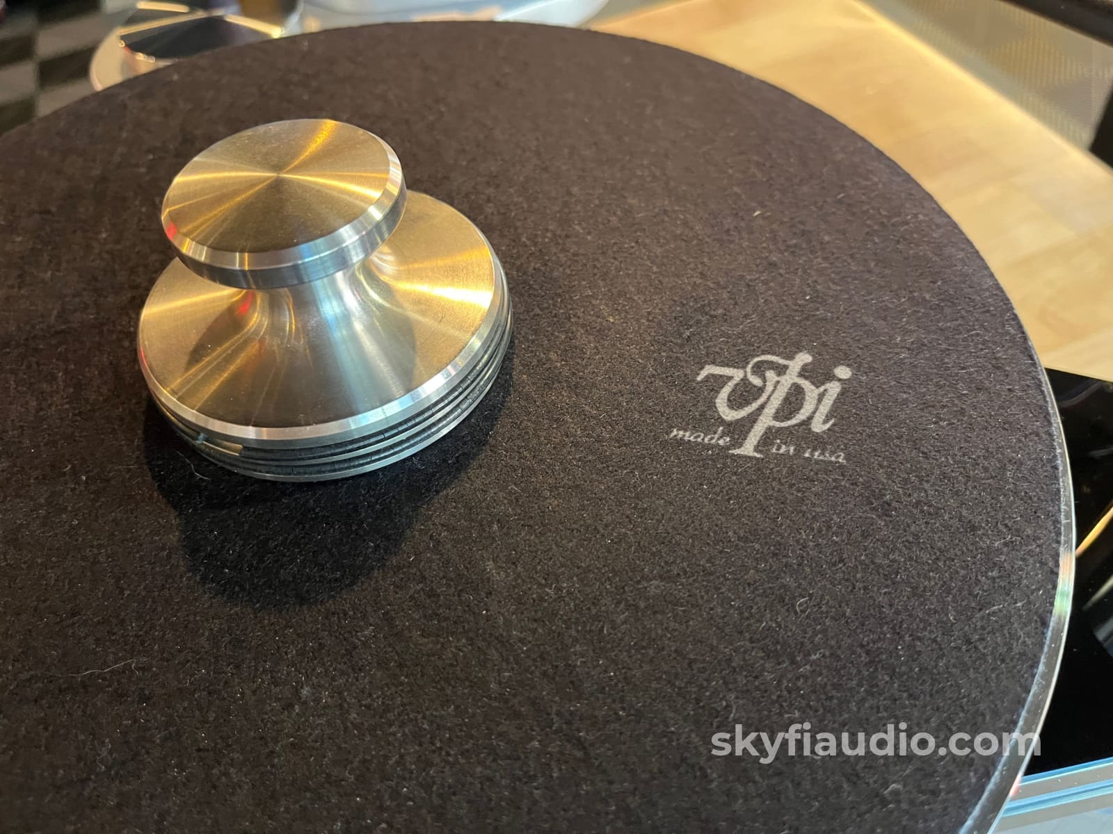 VPI Avenger Turntable - JMW 12 3D Tonearm - W/Manual Turntable