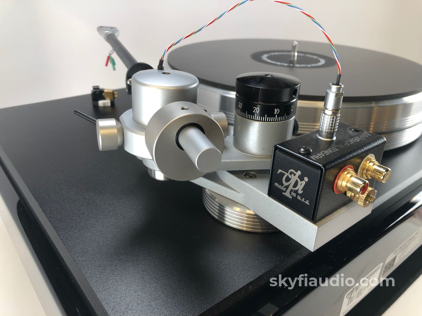 VPI Classic 3 Turntable - With JWM Memorial Arm And NEW VPI/Grado Gold