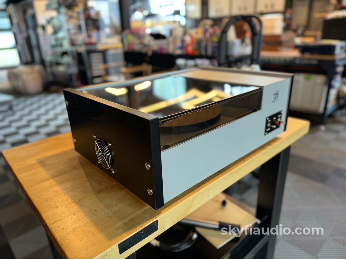 Vpi Hw-17F Record Cleaner With Fluid Accessory