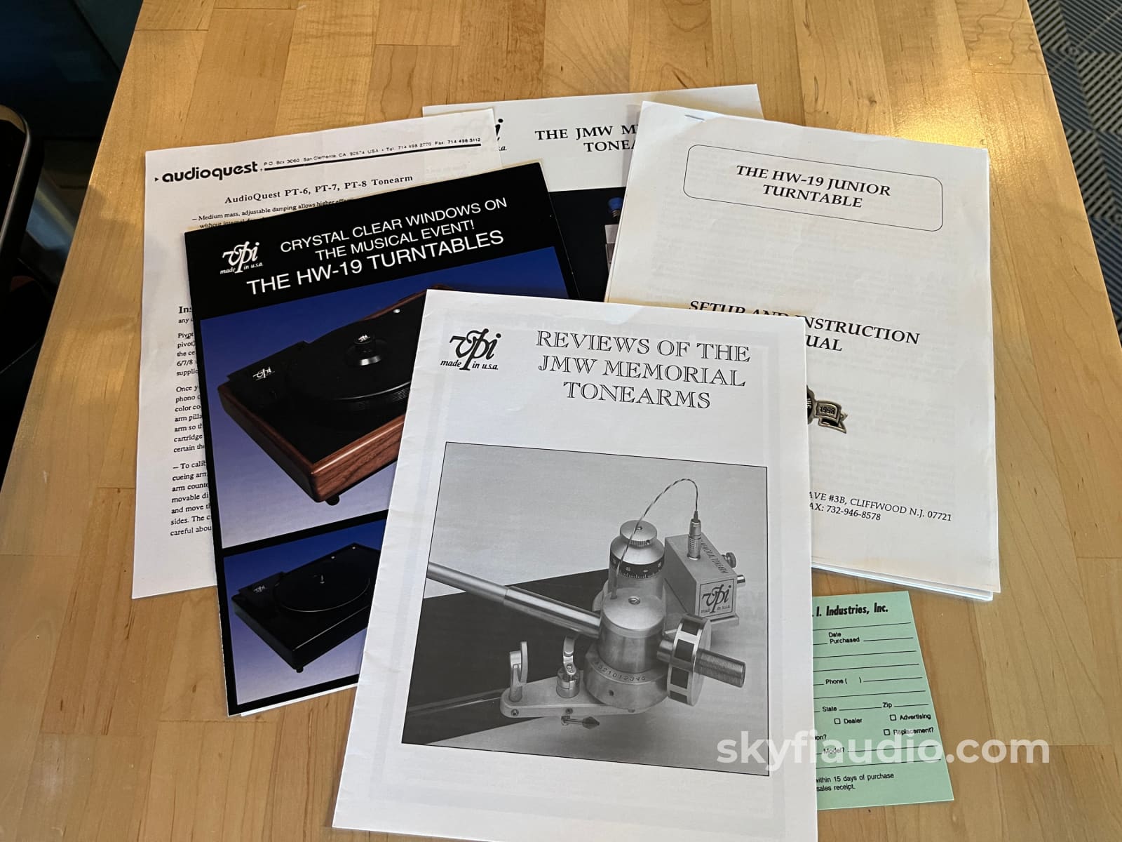 VPI HW-19 Junior Turntable - AudioQuest PT-6 Tonearm - New Ortofon 2M Black MM Cartridge Turntable