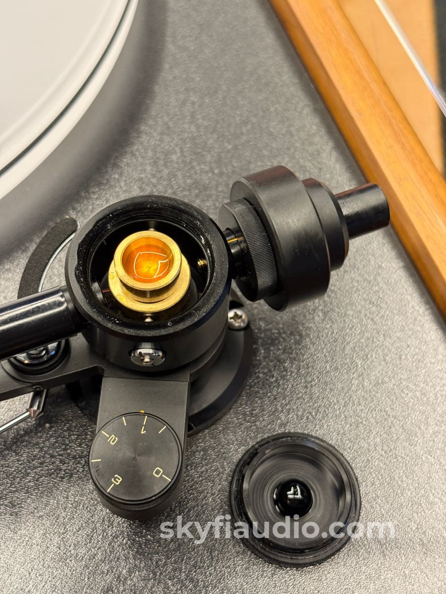 VPI HW-19 Junior Turntable - AudioQuest PT-6 Tonearm - New Ortofon 2M