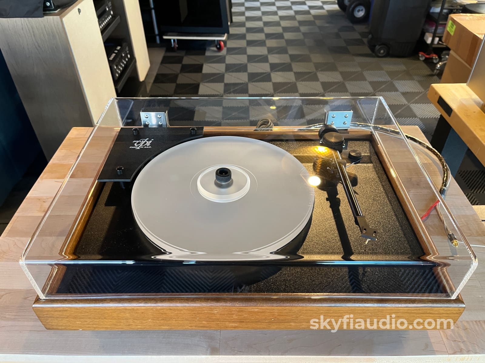 VPI HW-19 Junior Turntable - AudioQuest PT-6 Tonearm - New Ortofon 2M Black MM Cartridge Turntable