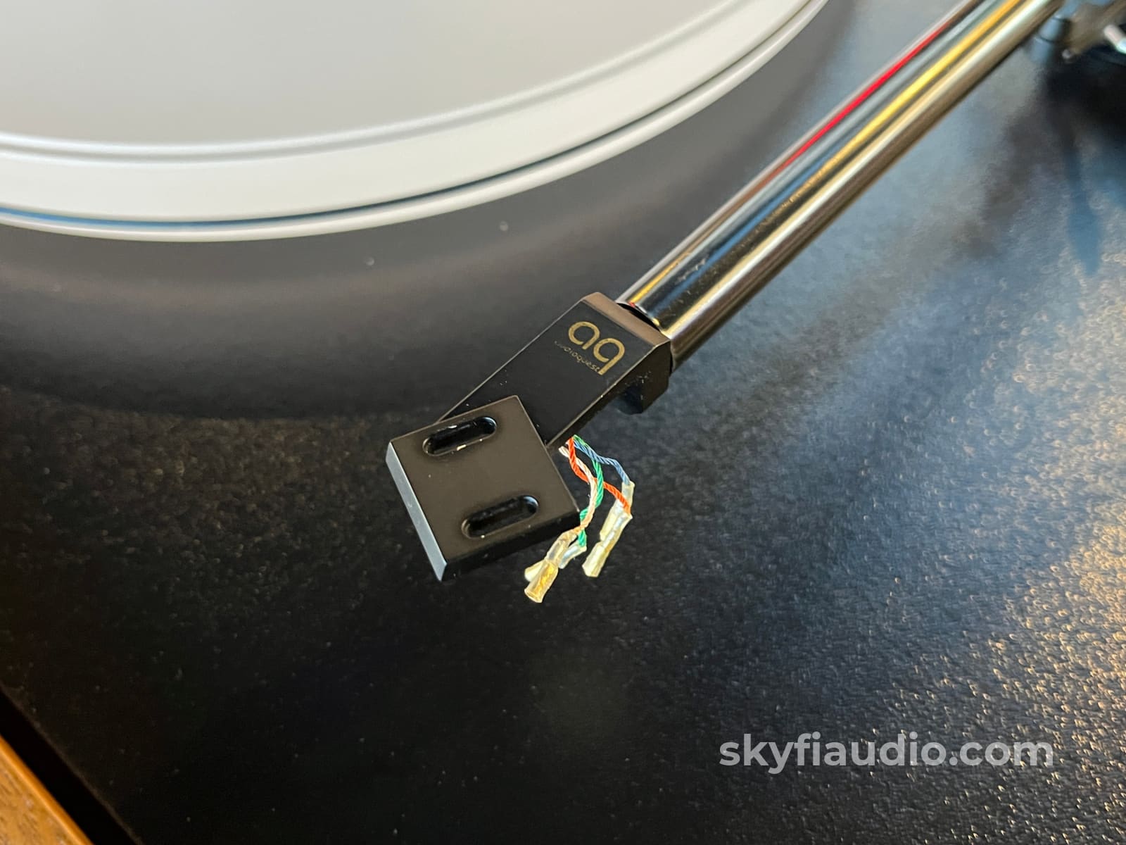 VPI HW-19 Junior Turntable - AudioQuest PT-6 Tonearm - New Ortofon 2M Black MM Cartridge Turntable