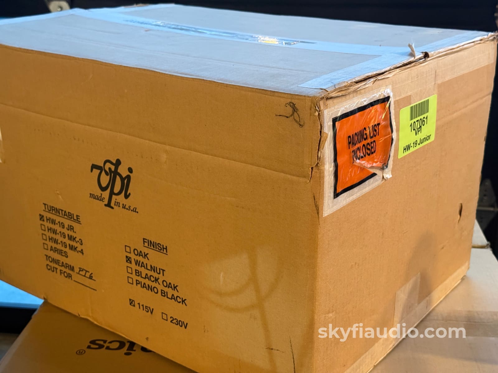 VPI HW-19 Junior Turntable - AudioQuest PT-6 Tonearm - New Ortofon 2M Black MM Cartridge Turntable