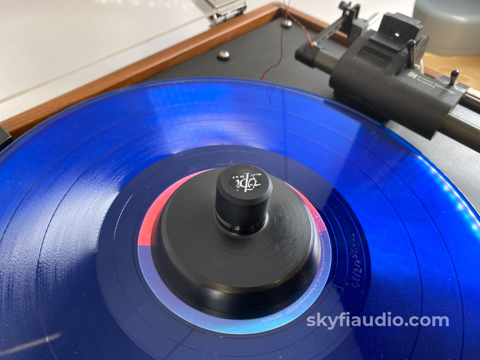 Vpi Hw-19 Turntable With Tangential Tonearm And Pump - In Dark Mahogany With New Sumiko Cartridge