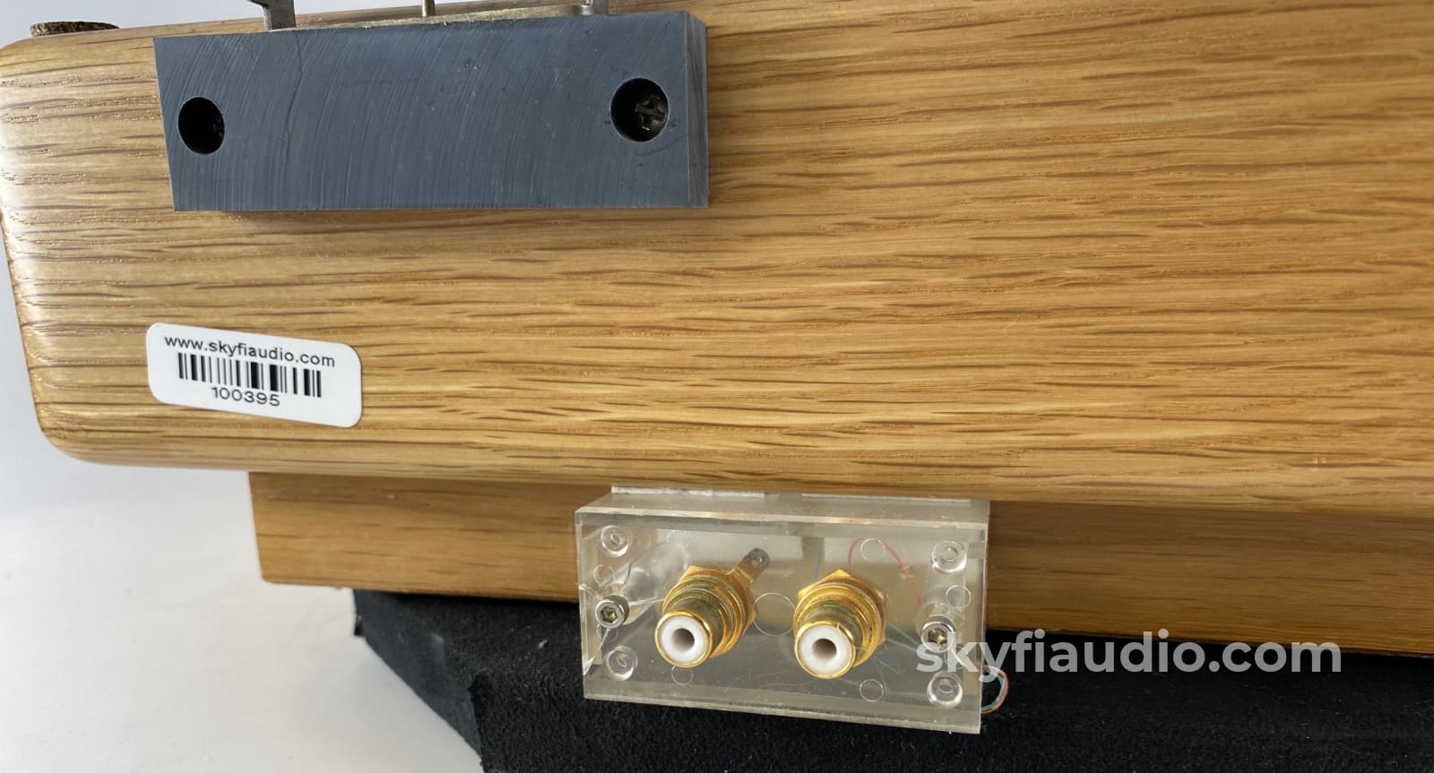 Vpi Hw-19 Turntable With Tangential Tonearm And Pump - In Light Oak With New Sumiko Cartridge