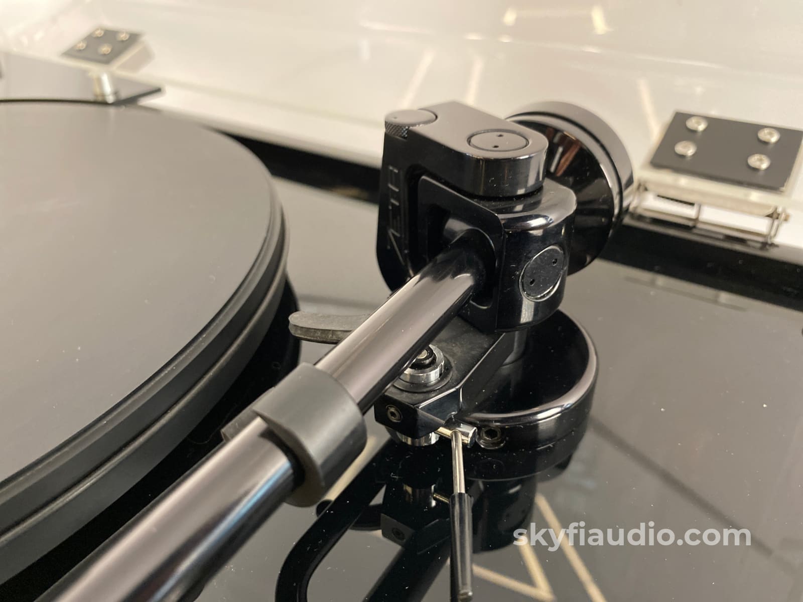 Vpi Hw-19 Vintage Turntable W/Zeta Tonearm And New Sumiko Cartridge