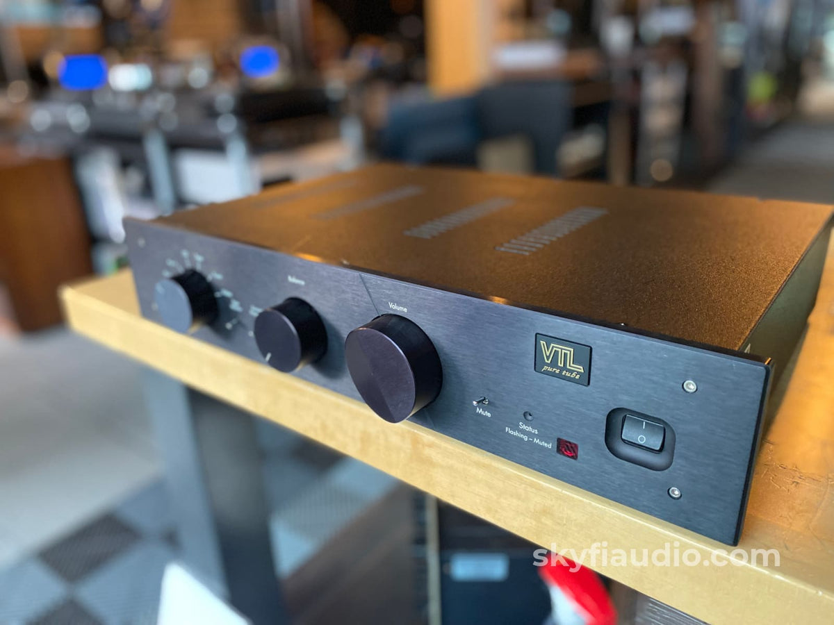 Vtl (Vacuum Tube Logic) Tl2.5 Line Level Preamp W/Remote Preamplifier