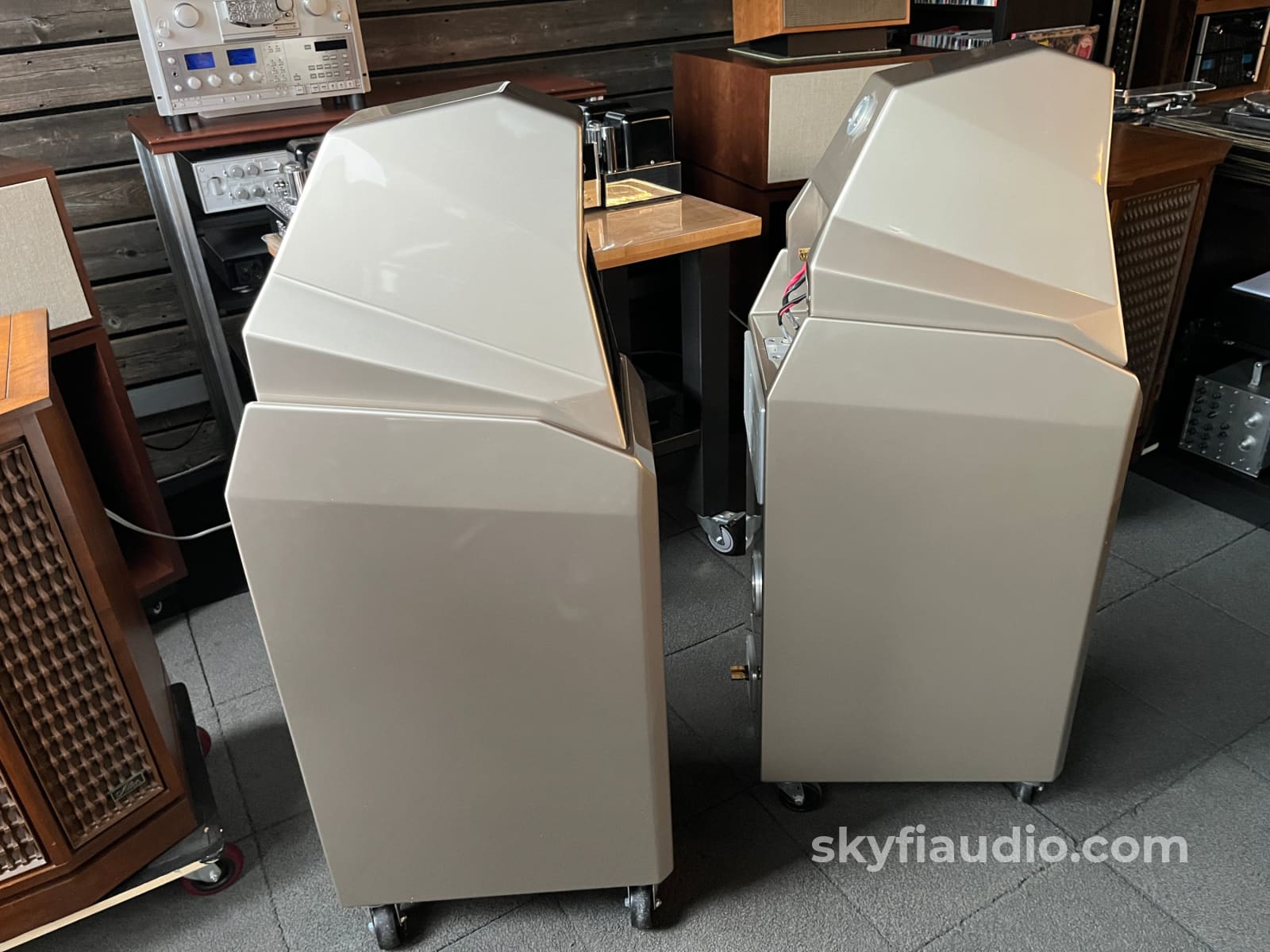 Wilson Audio Sasha Watt Puppy Series 2 Speakers - with Original Crates and Accessories Speakers