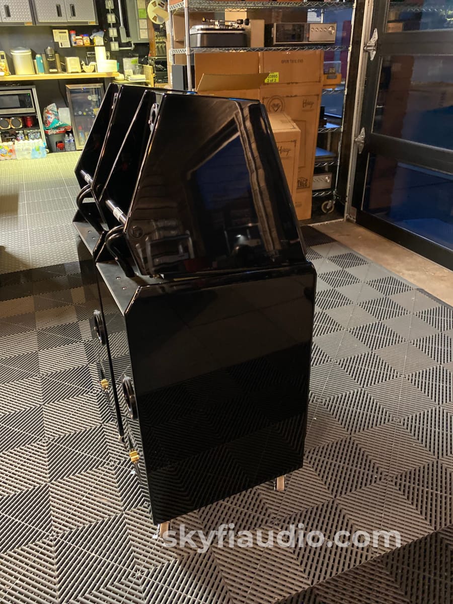 Wilson Audio Watt Puppy 8 Speakers. The Best And Last Version Speakers