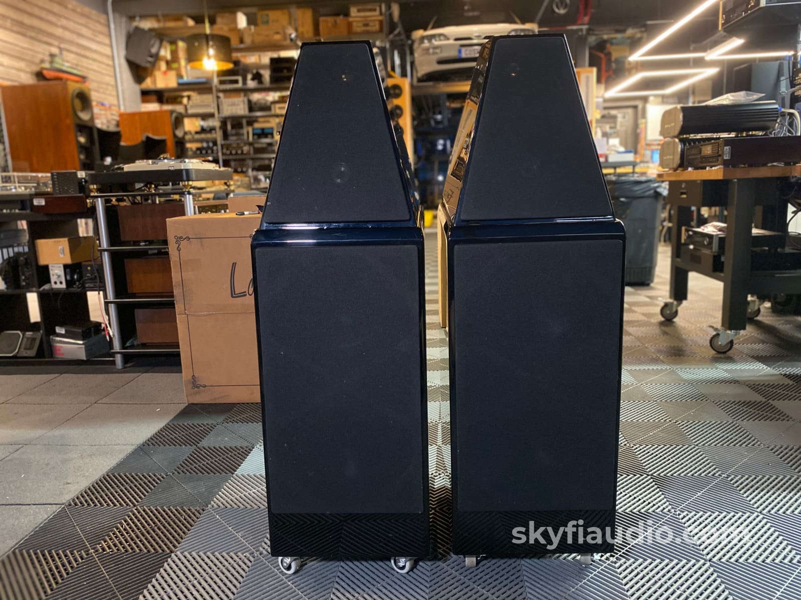 Wilson Audio Watt Puppy 8 Speakers. The Best And Last Version Speakers