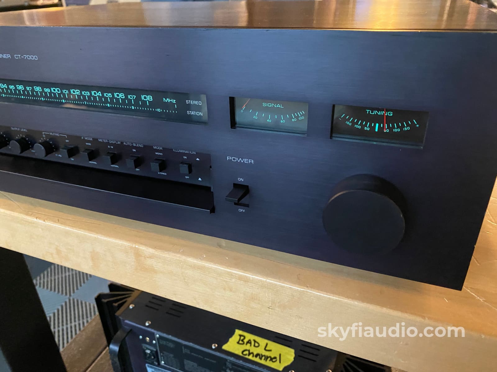 YAMAHA CT-R1 高級チューナー FM/AMTUNER 木製キャビネット YAMAHA CT-R1 高級チューナー FM/AMTUNER 木製キャビネット