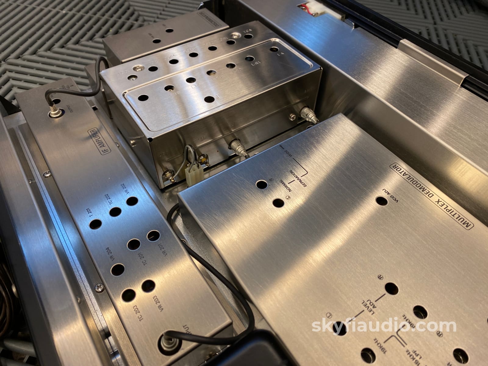 Yamaha CT-7000 FM Tuner - Incredible Build Quality and Performance