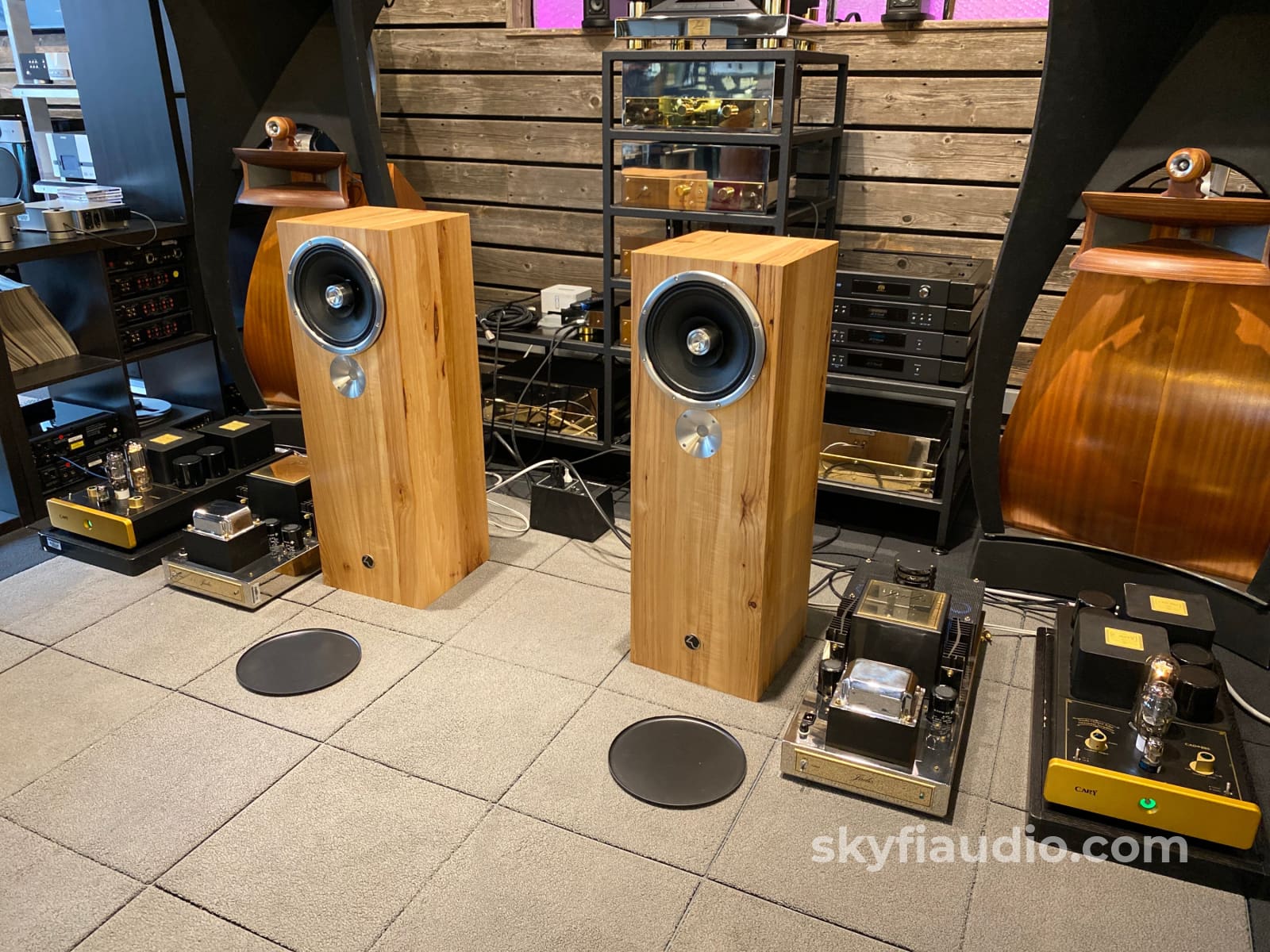 Zu Audio Omen Dirty Weekend In Rustic Hickory Speakers