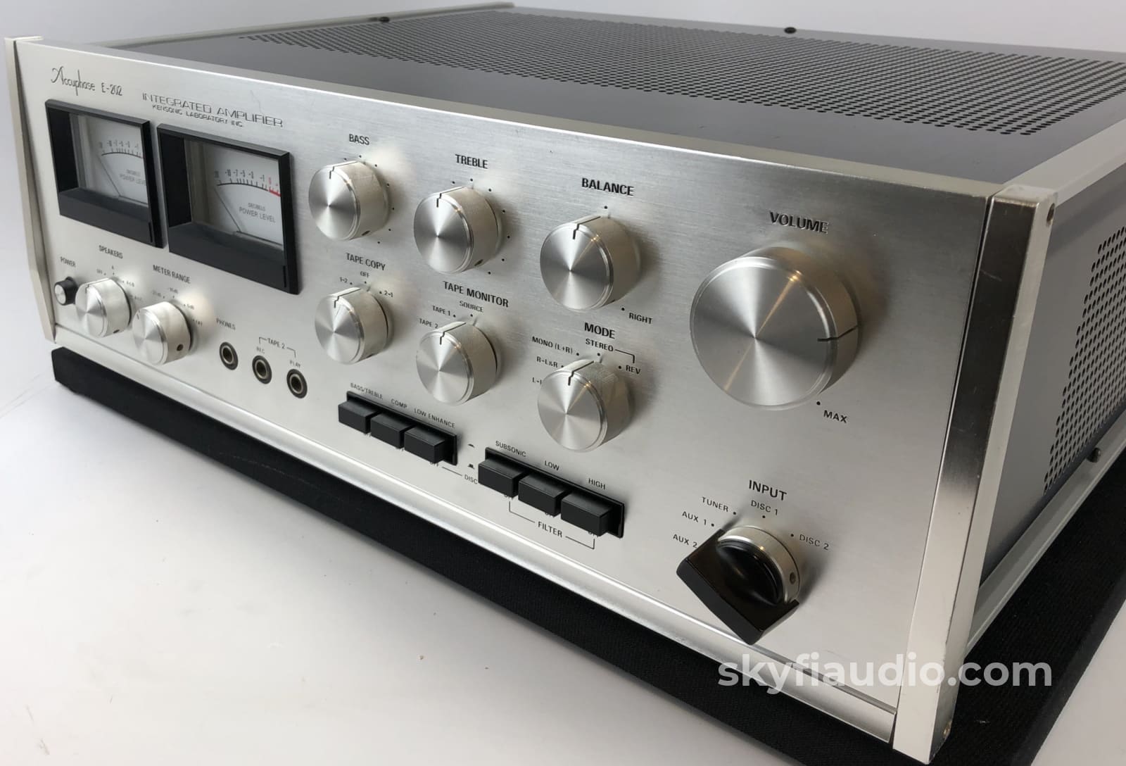 Accuphase E-202 Integrated Amplifier with Meters - WOW!