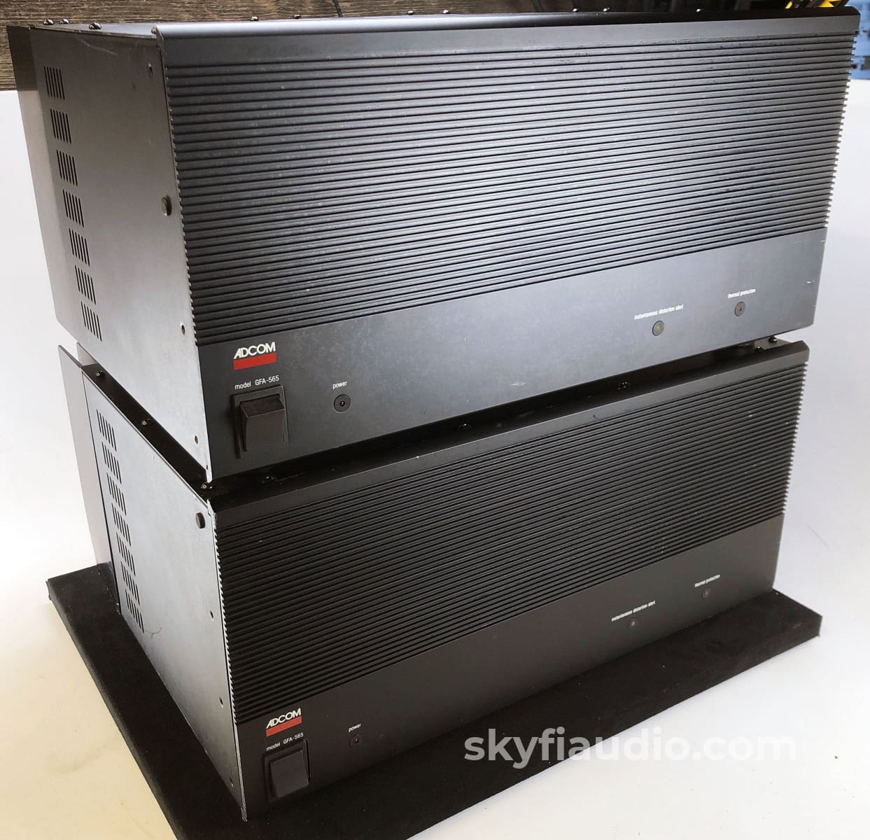 Adcom Gfa-565 Monoblock Amplifiers - Serviced And Ready To Rock! Amplifier