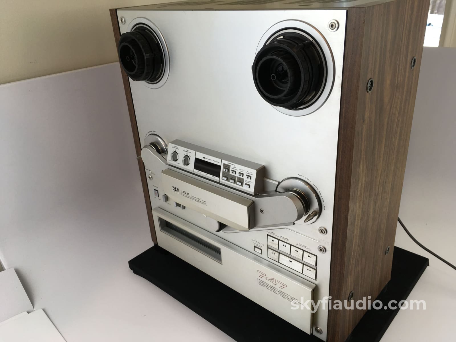 https://skyfiaudio.com/cdn/shop/products/akai-gx-747-professional-stereo-reel-to-tape-recorder-deck-177.jpg?v=1673889526&width=1600