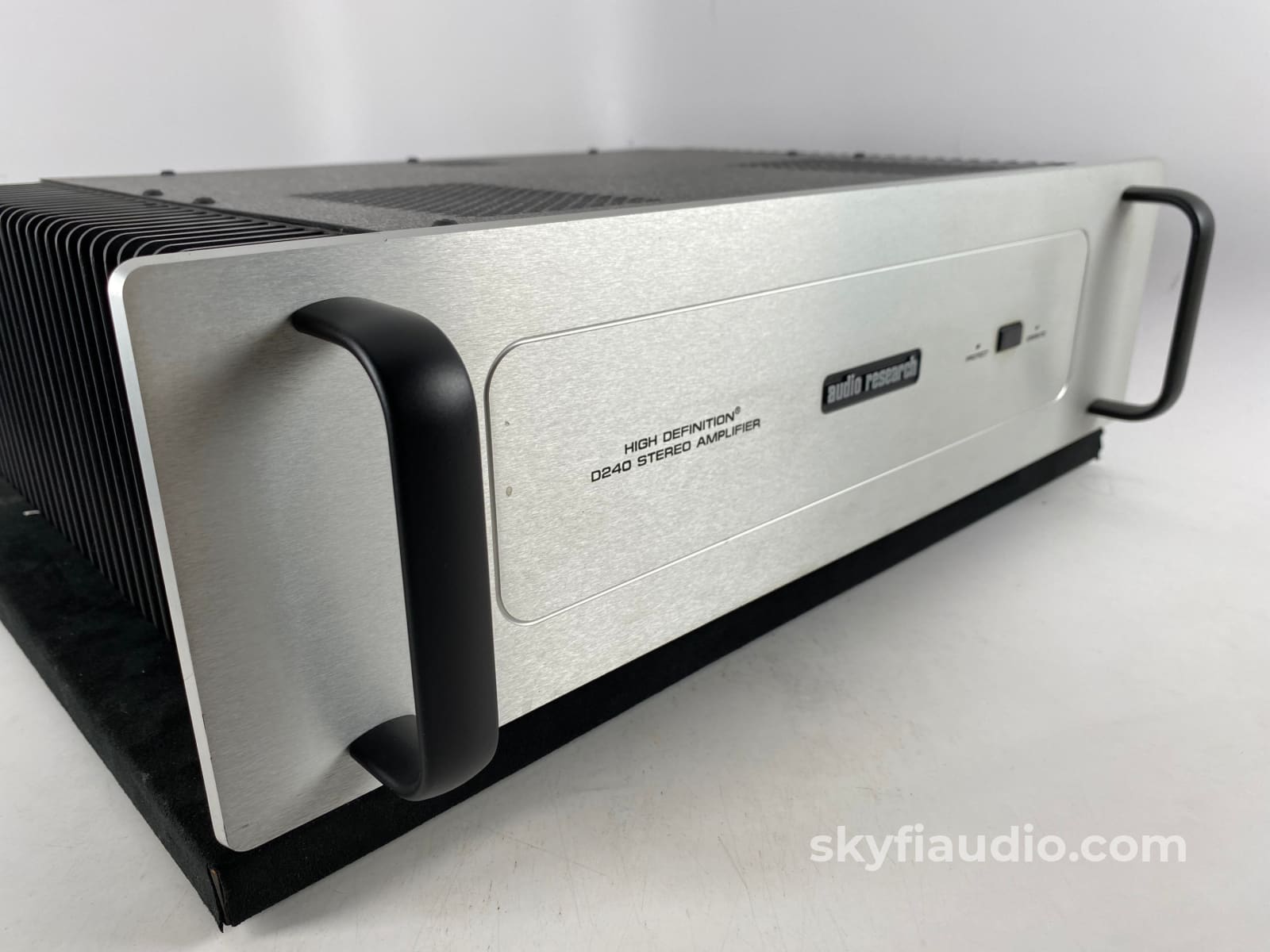 Audio Research D240 Solid State Amplifier
