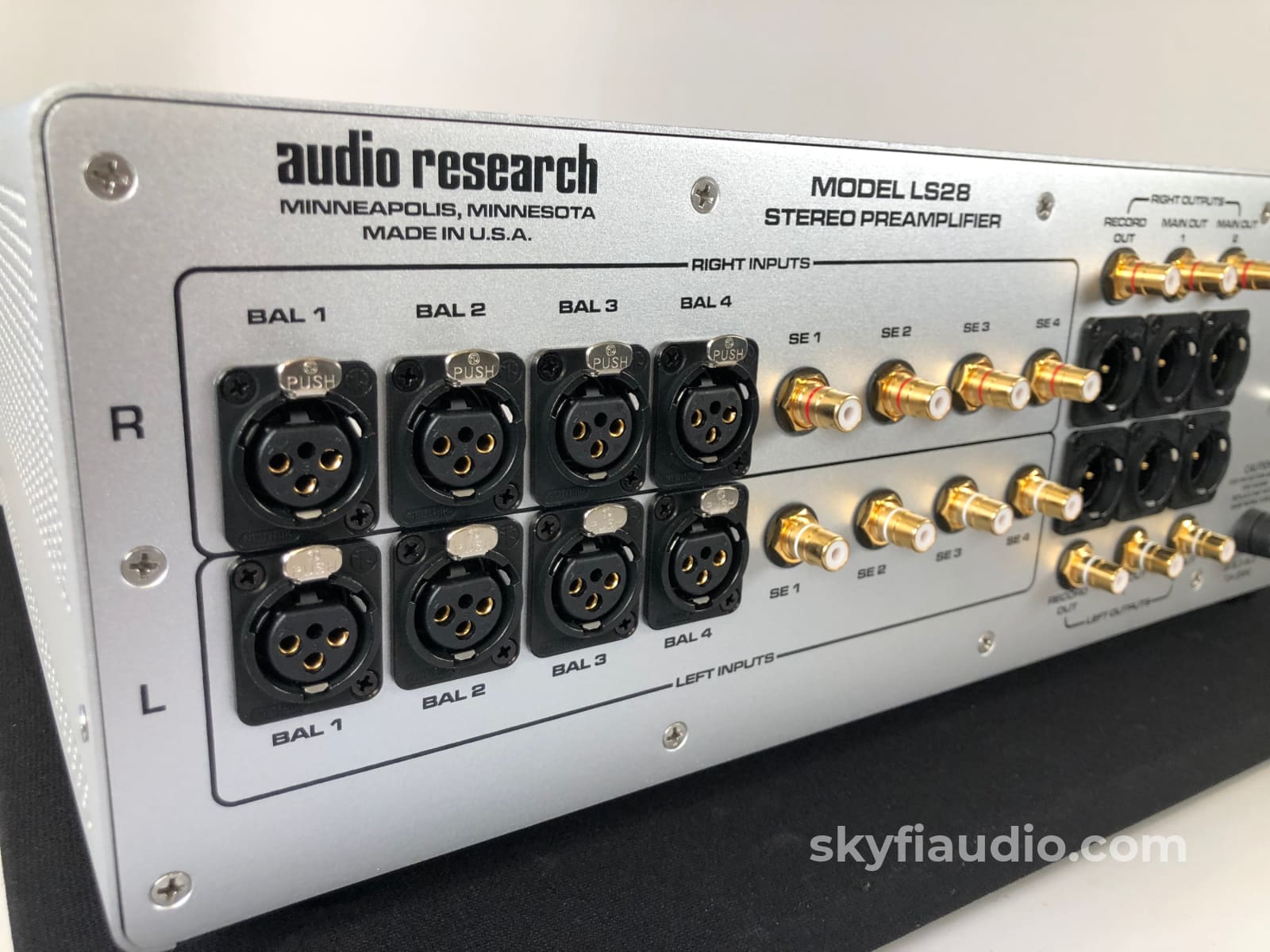 Audio Research Ls28 Tube Preamp - Like New And Still Under Warranty Preamplifier