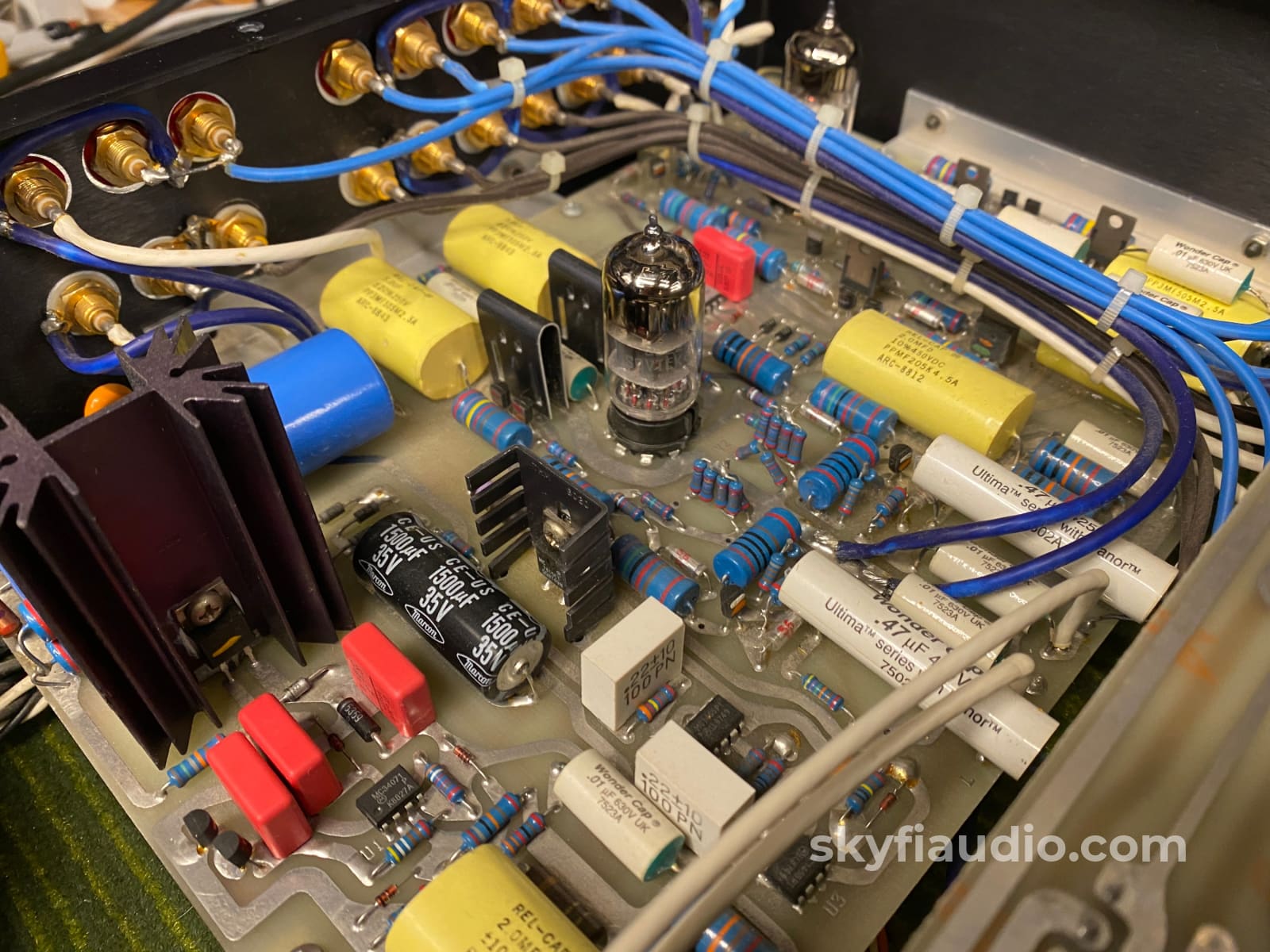 Audio Research SP9 MKII Tube / Solid State Hybrid Preamp With Phono In